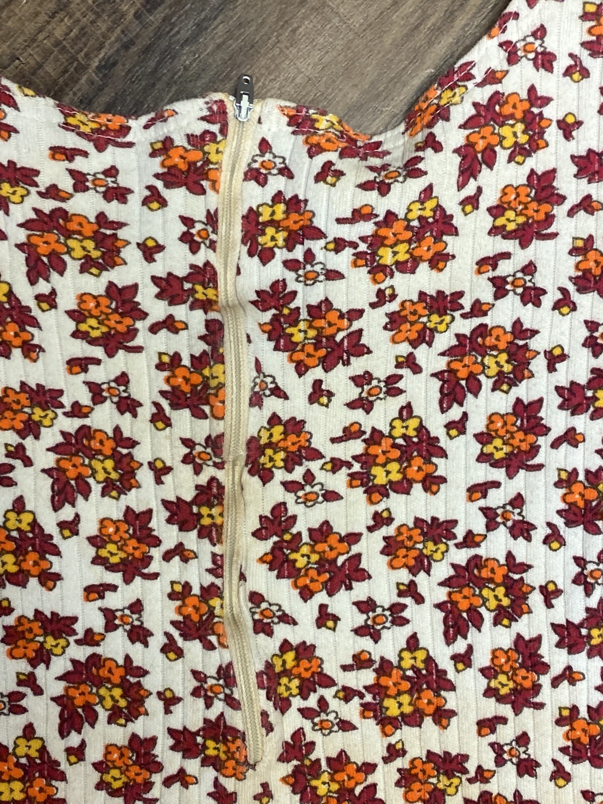 Vintage 1970 Shirt Floral 8 1/2” Sleeve Back Zip Hippy Cropped Ribbed Material