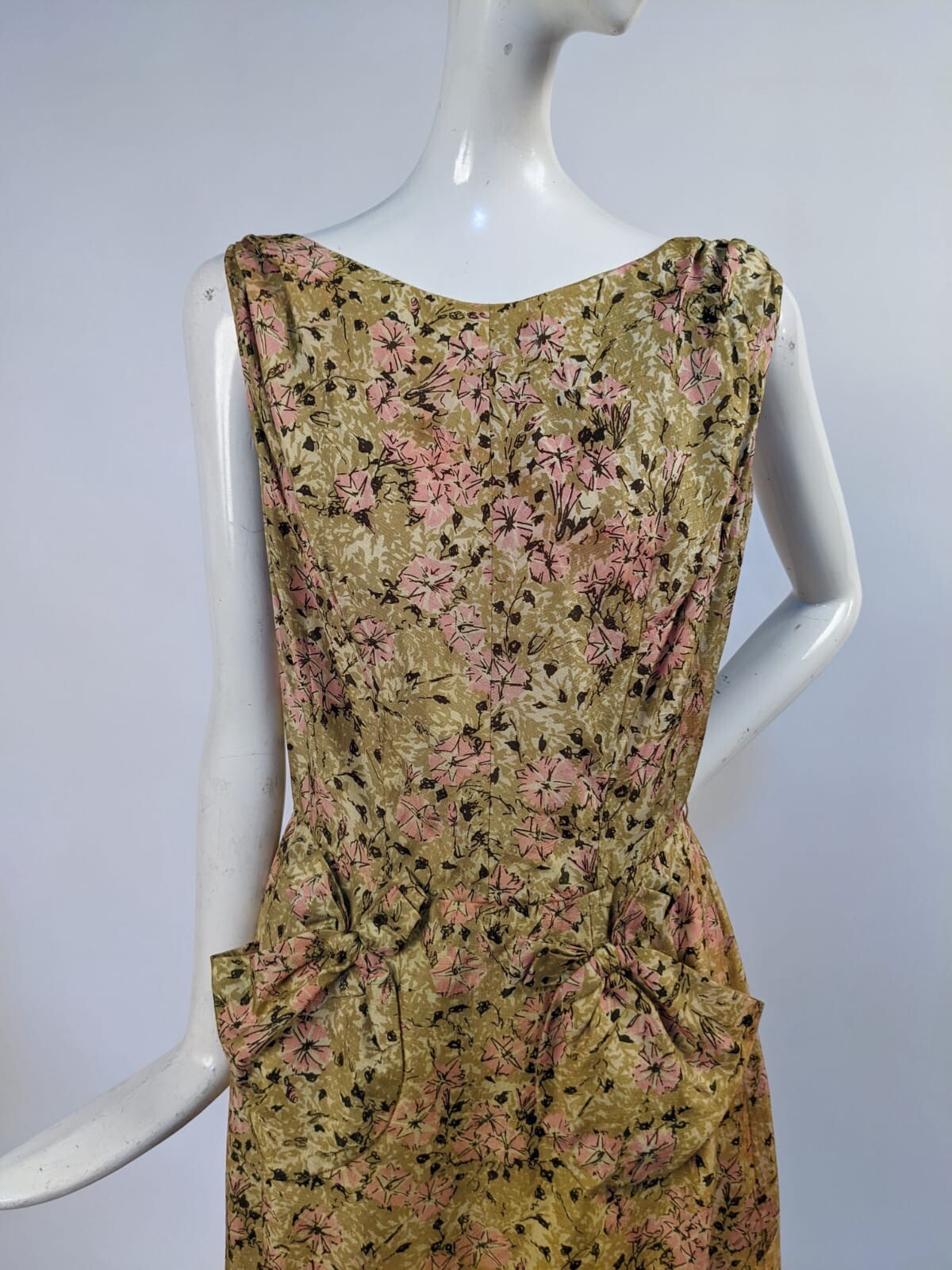 VINTAGE 1950’S HATTIE CARNEGIE FLORAL PRINT SILK DRESS & JACKET ENSEMBLE