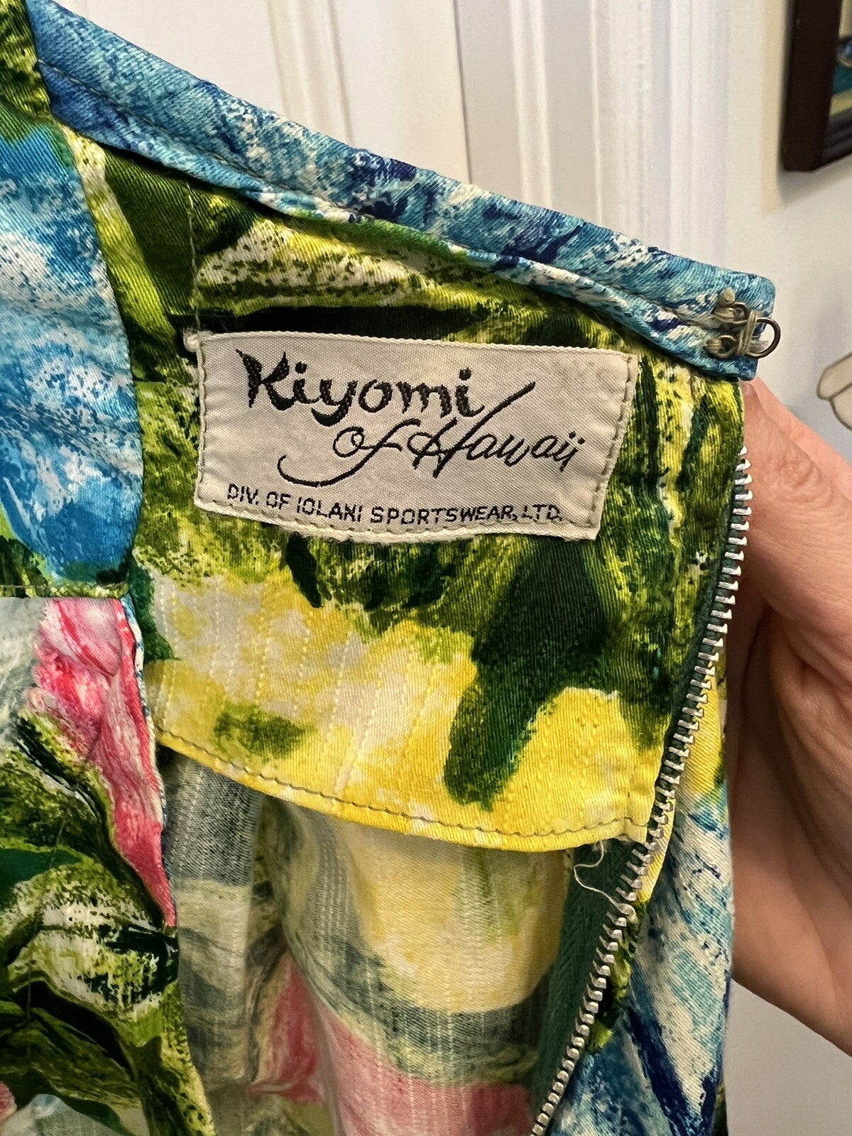 1950s Hawaiian Floral Print Short Dress Kiyomi Hawaii 1960s Caped Cotton