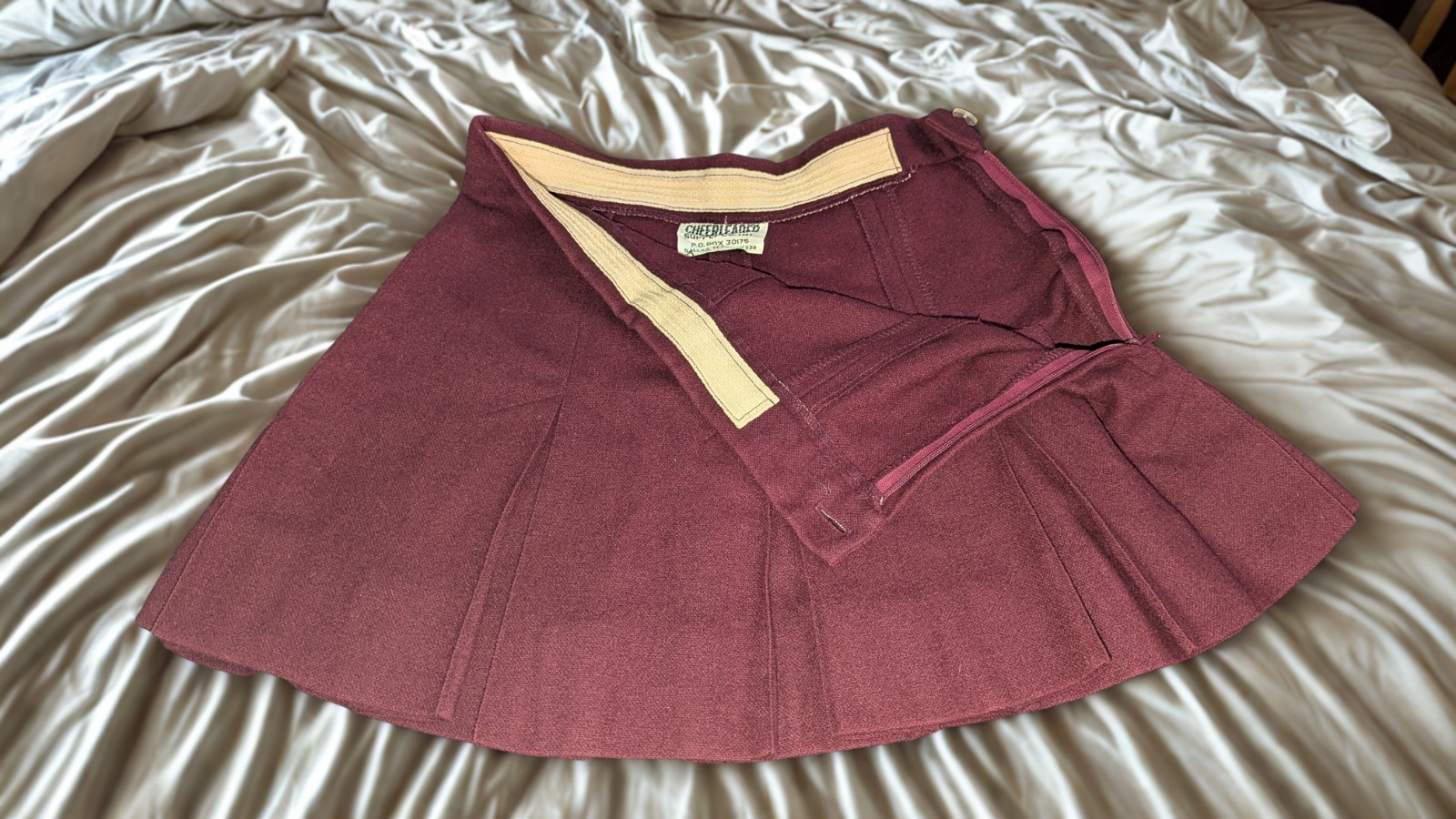 Vintage maroon/ burgundy mini pleated cheerleader skirt