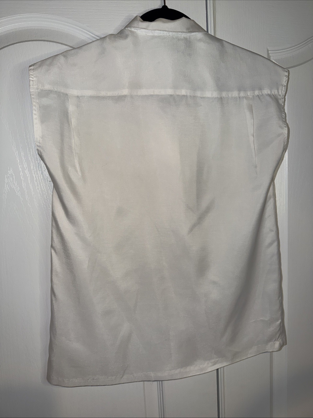 Vintage SilkHana by Lady Manhattan Blouse White Sleeveless Button Front M (read)