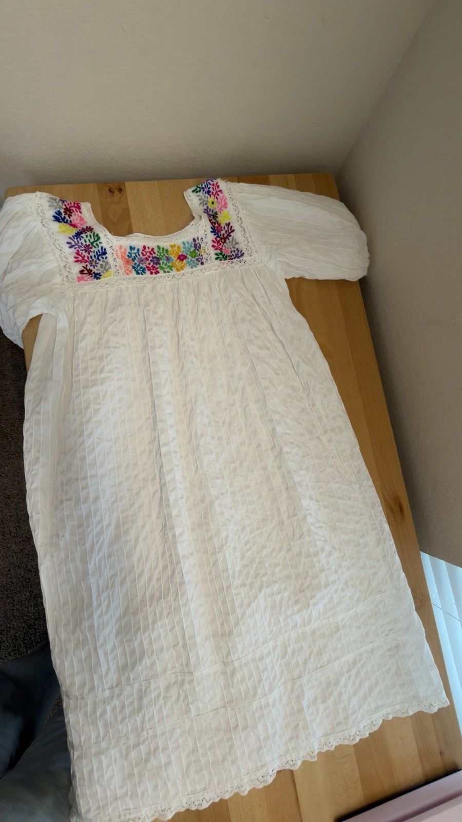 Vintage Mexican White Floral Embroidered Peasant Dress Pintuck Cottagecore Boho