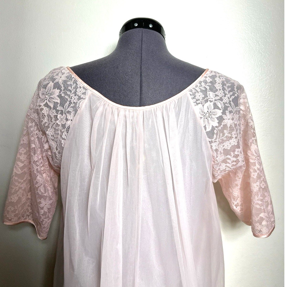Vintage 1950s Vanity Fair Pink Chiffon Peignoir Robe Lace Sheer Babydoll XS