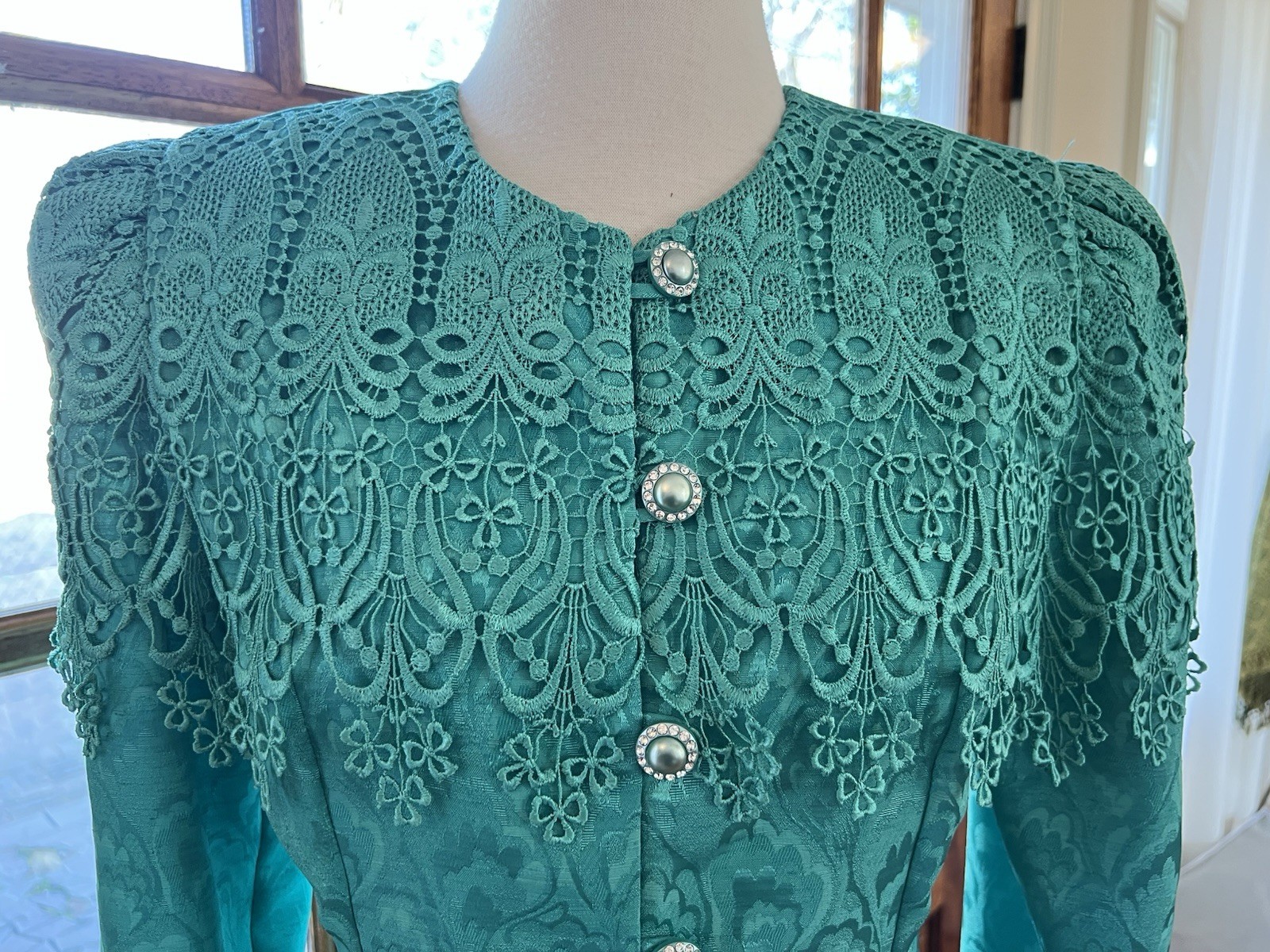 VTG 80’s 2 Piece Teal Dress, Big Lace Rhinestone Buttons, Big Shoulder Pads Sz 8