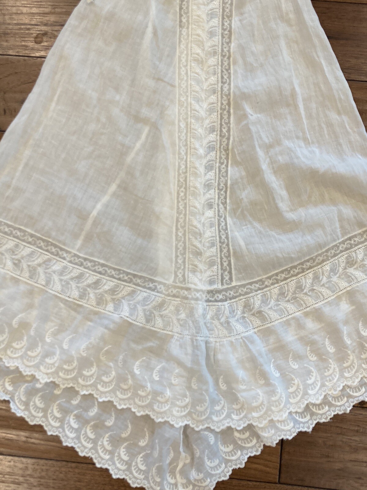 Antique Victorian lawn dress, lace, pin tucks, double tiered skirt XS as is