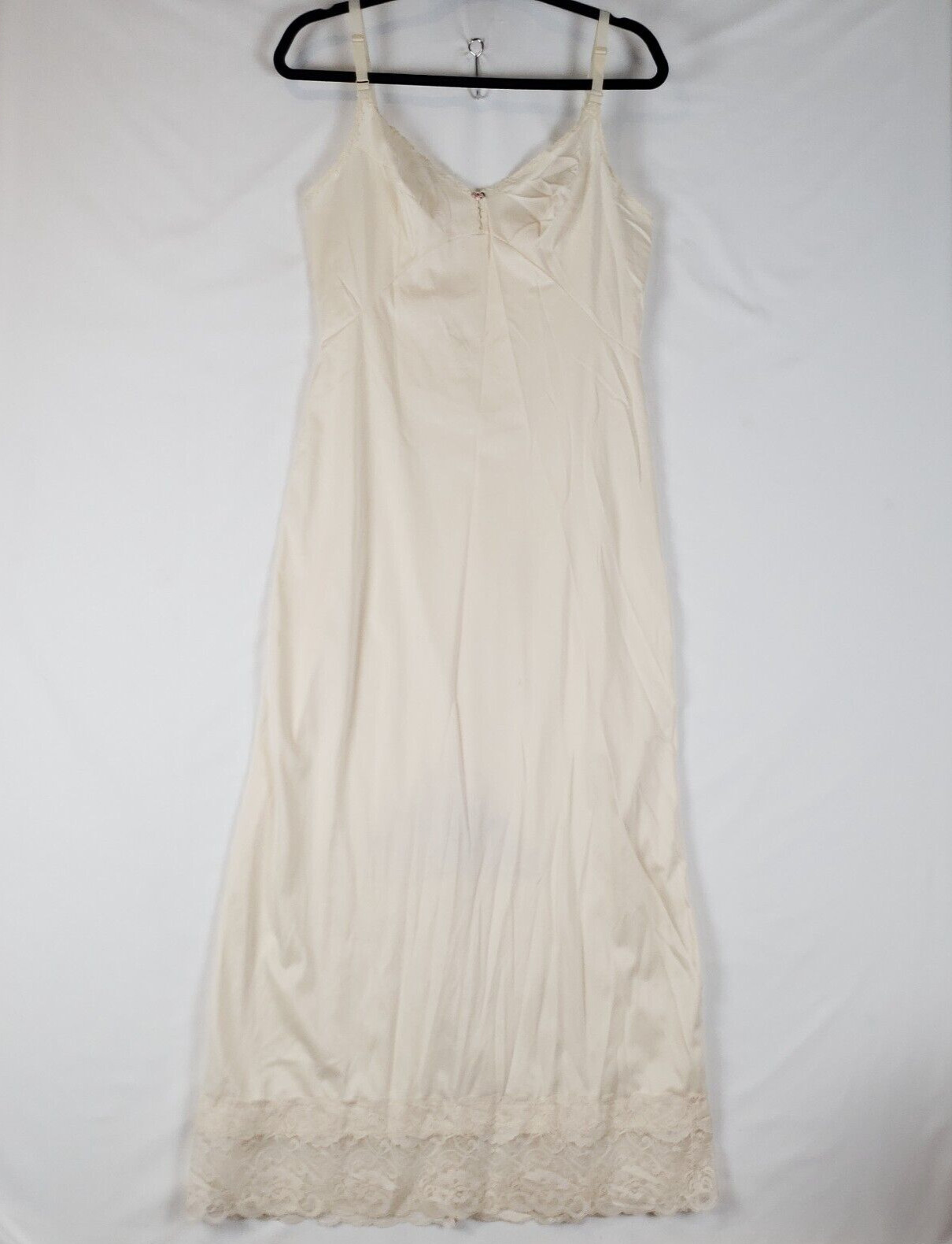 Vintage Olga Long Nylon Slip Womens 34 Body Silk Lace Trim Beige Color Transfer