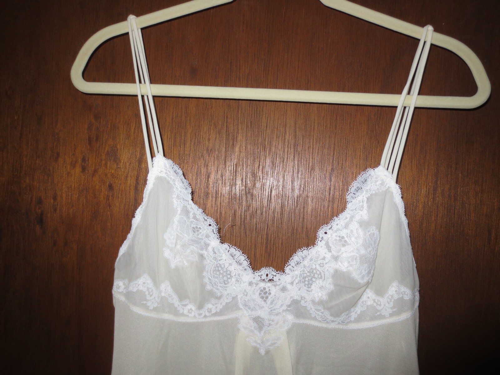 Women Vintage Vassarette Crepelon Nylon Ivory full Length Slip Nightgown 34 NWOT