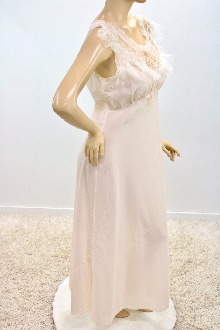 Vtg 1940s Long Slinky Nightgown Bias Cut Satin Nylon sz 34 Pink Art Deco Glam