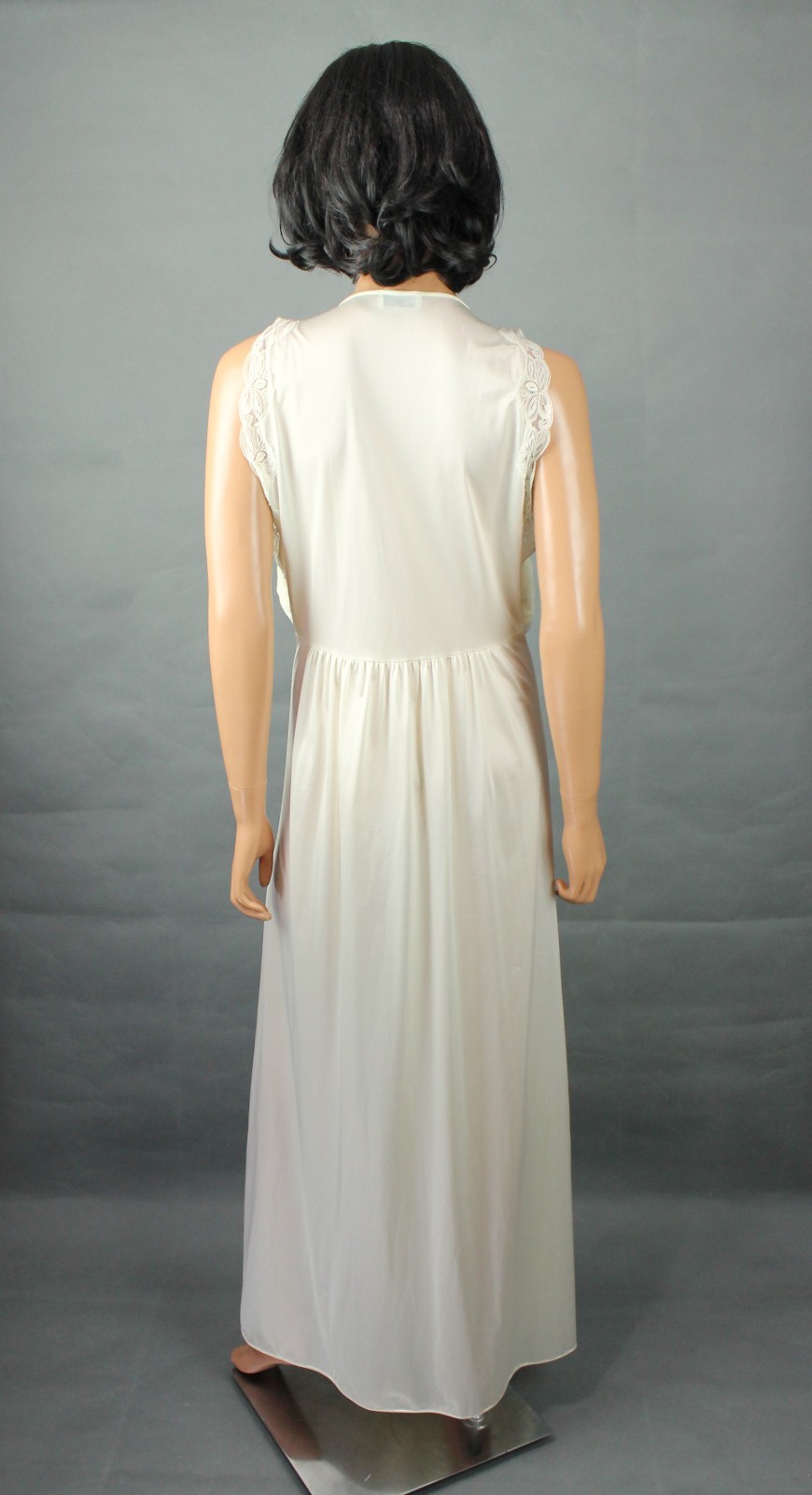 Lily of France Vintage Nightgown Sz M L Long Ivory Sleeveless Deep Plunge Neck
