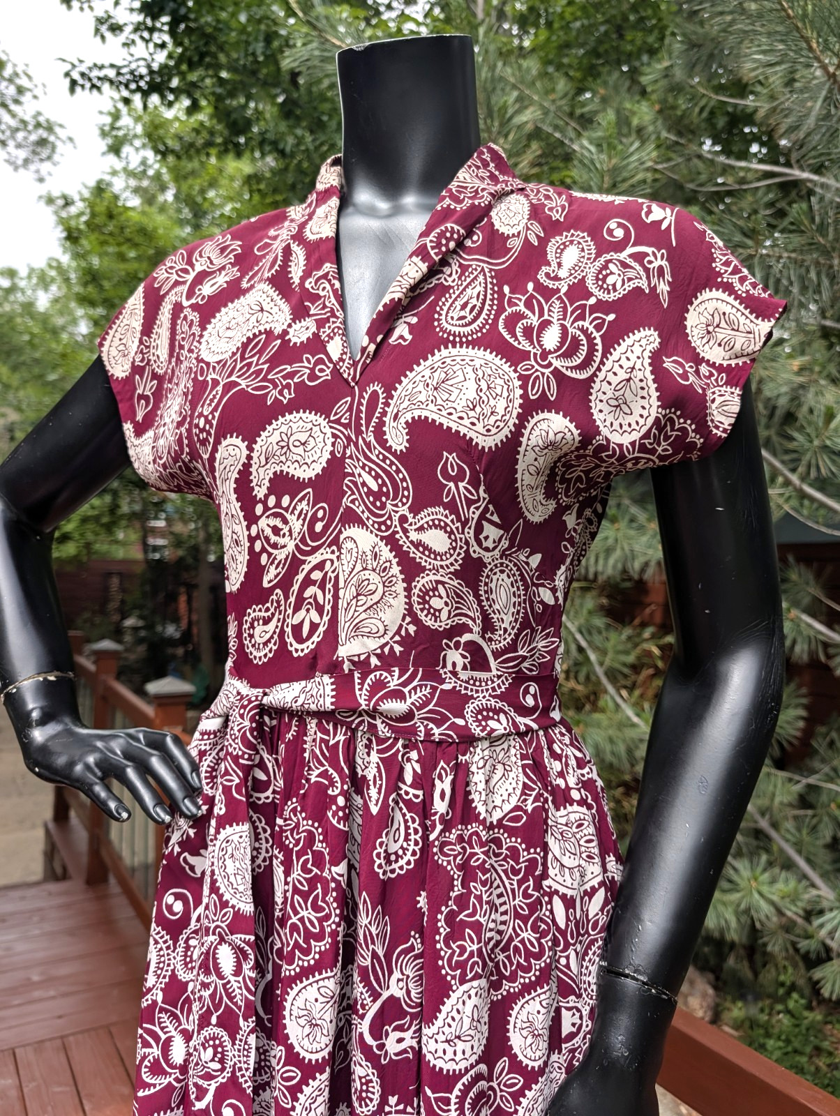 Vintage 40’s burgundy Rayon paisley print rockabilly dance dress w/ belt s xs