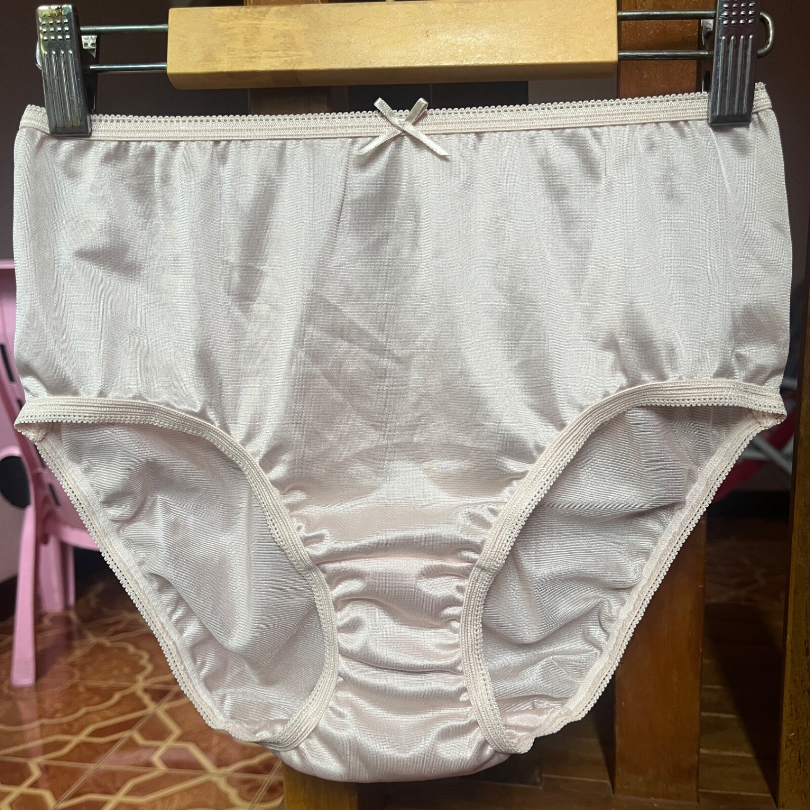 Peace Panties Slippery Nylon Briefs Size 6 Hip 39 Inch Bikini Silky Sheer Gusset