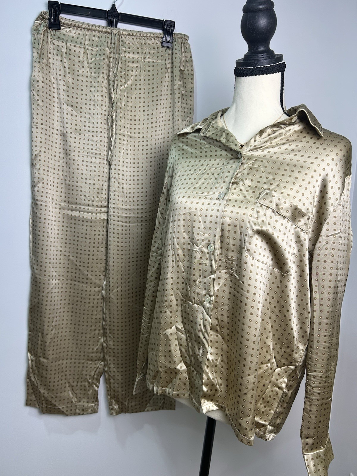 Vintage Victoria’s Secret 100% Silk Pajama Set Sz S Gold Floral Dot PJs 1999