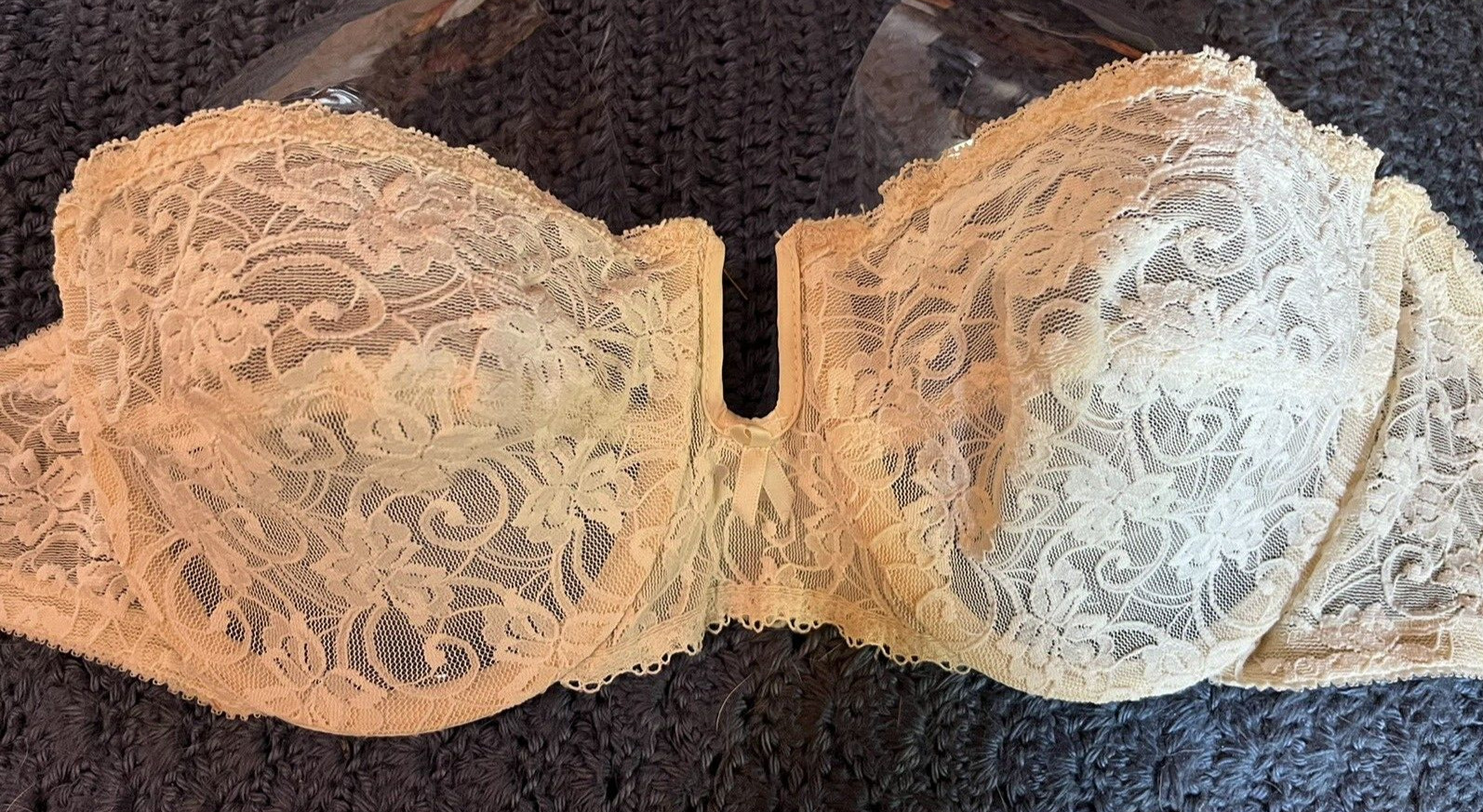 Vintage Young Smoothie #250 lace strapless bra – 38D