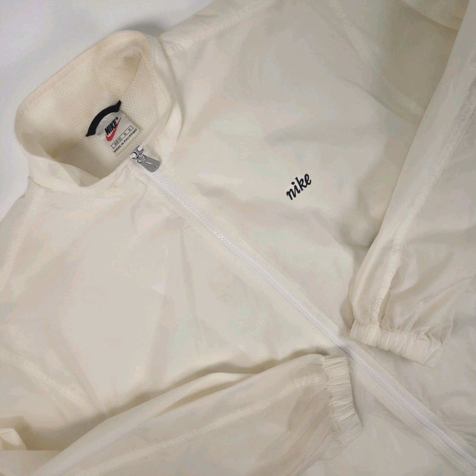 VTG 90s Nike Script Womens Packable Windbreaker Jacket Medium Ivory Athleisure