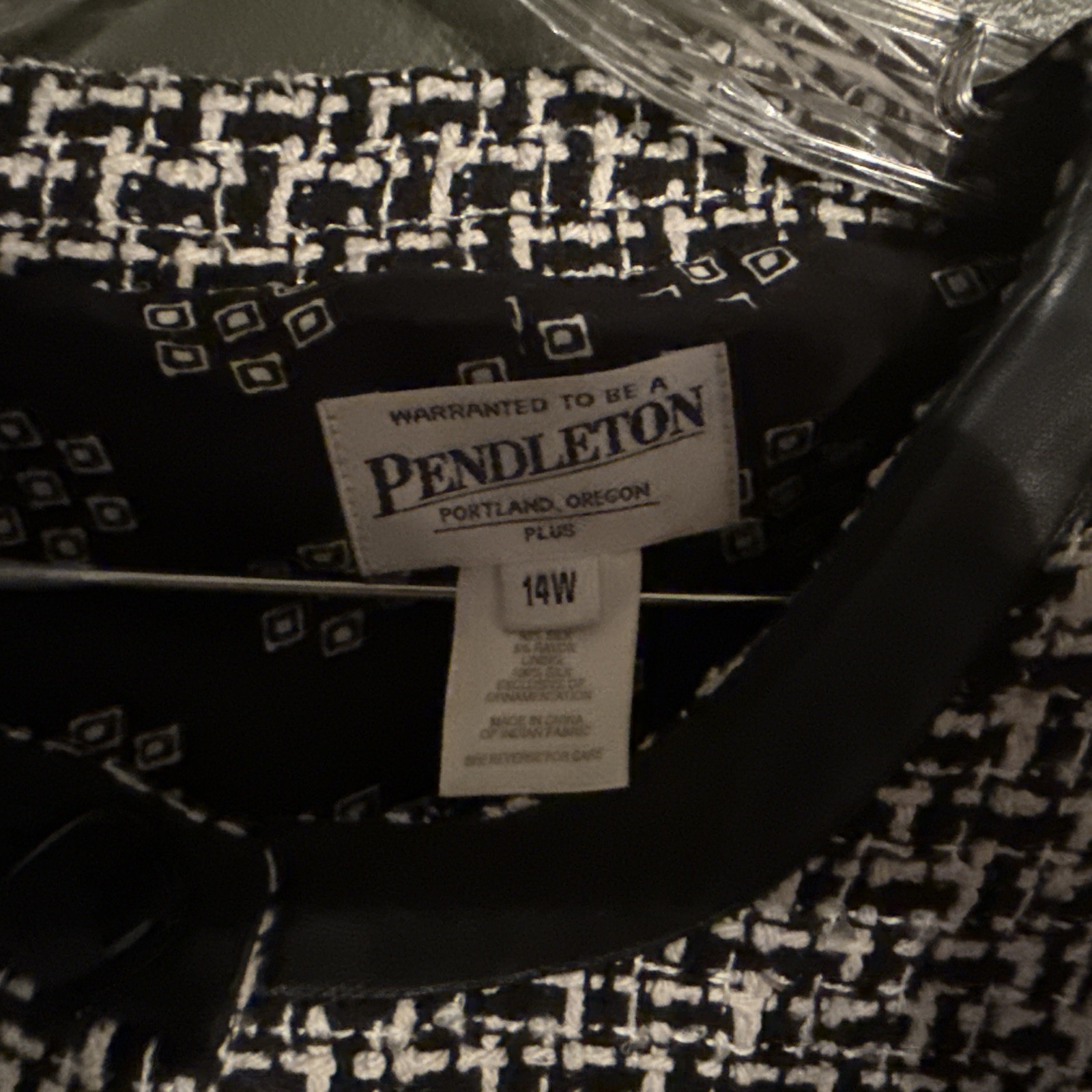 VINTAGE PENDLETON SUIT BLAZER 14w silk w leather accents Black and white