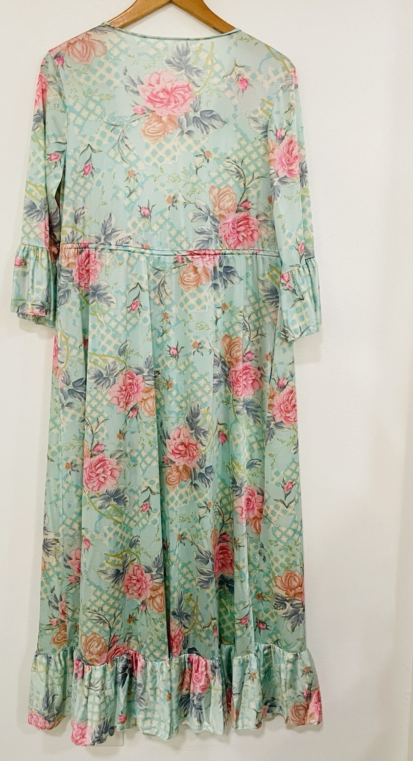 Vanity Fair 2 Piece Set Maxi NightGown & Robe Peignoir Pastel Floral Sz SML VTG