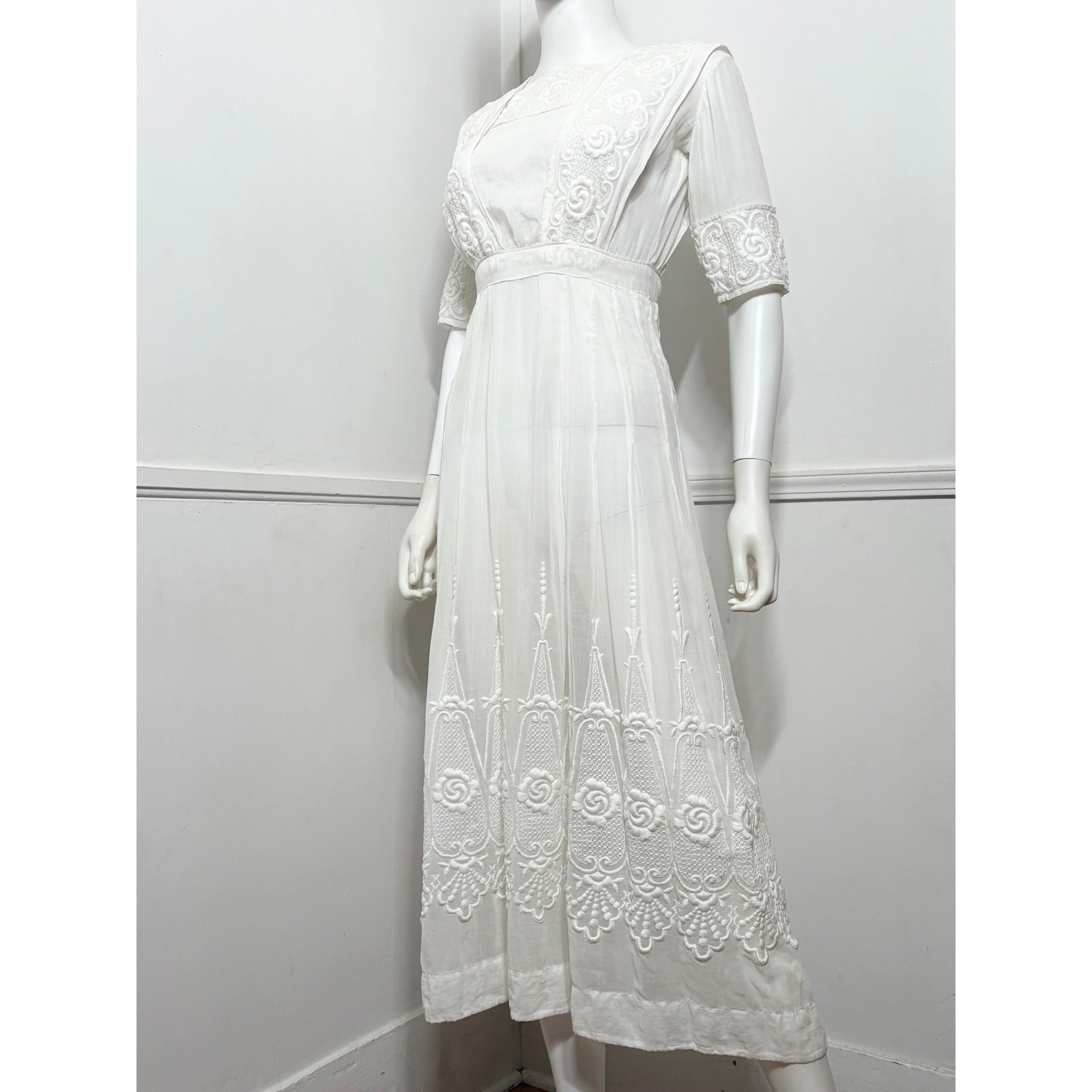 XXS Edwardian Antique Lawn Cotton Embroidered Dress