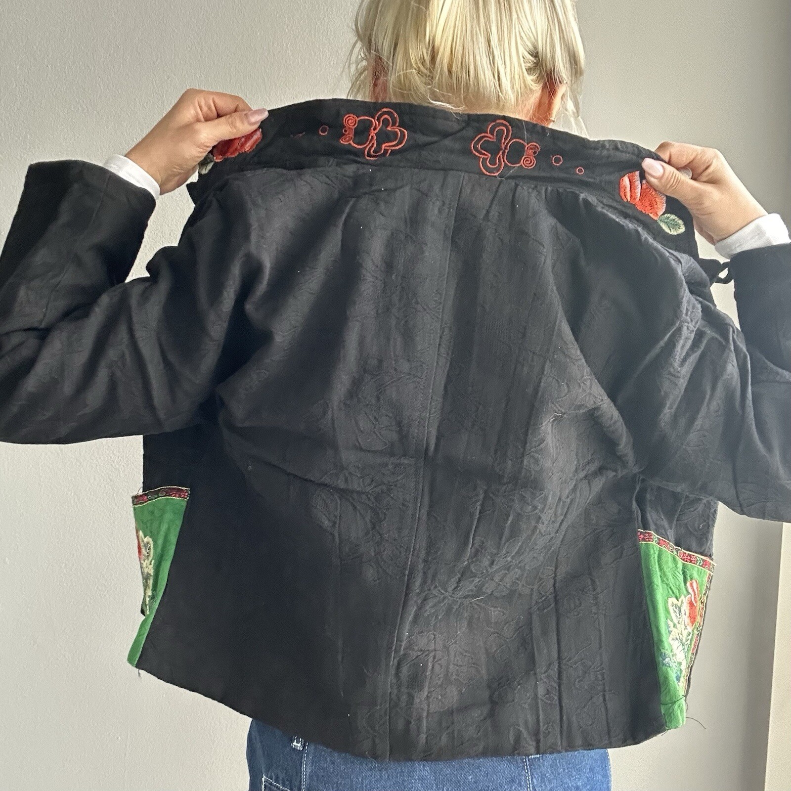 Vintage 100% Cotton Hand Embroidered Oriental Collar Crop Jacket w/ Frog Buttons