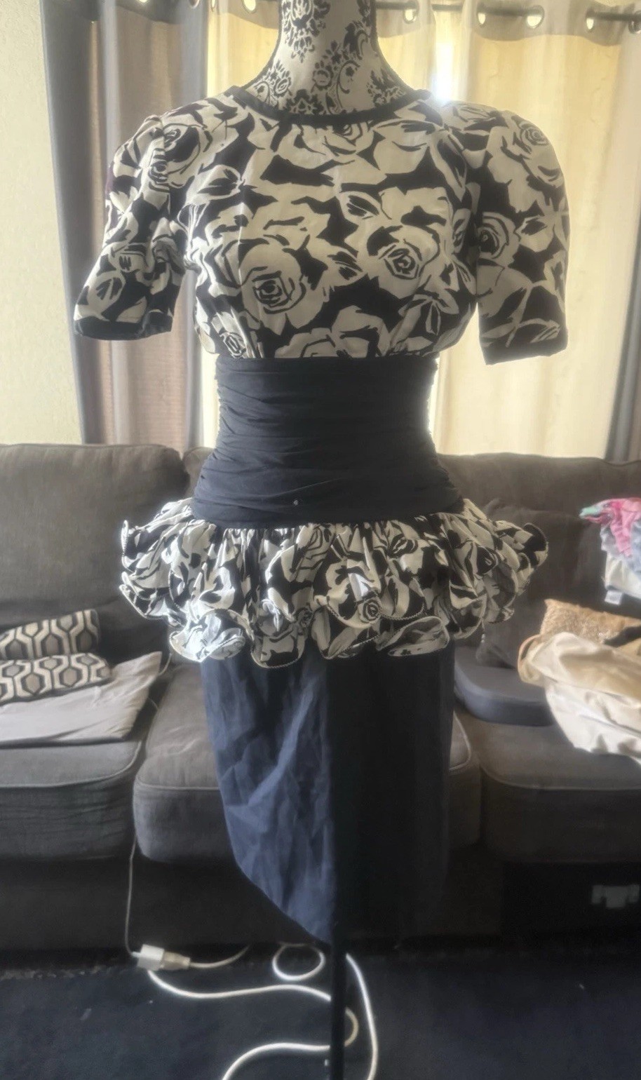 Vintage 80’s Tadashi Floral Ruffle Party Dress 4 FLAW See Faded Shoulders Pic