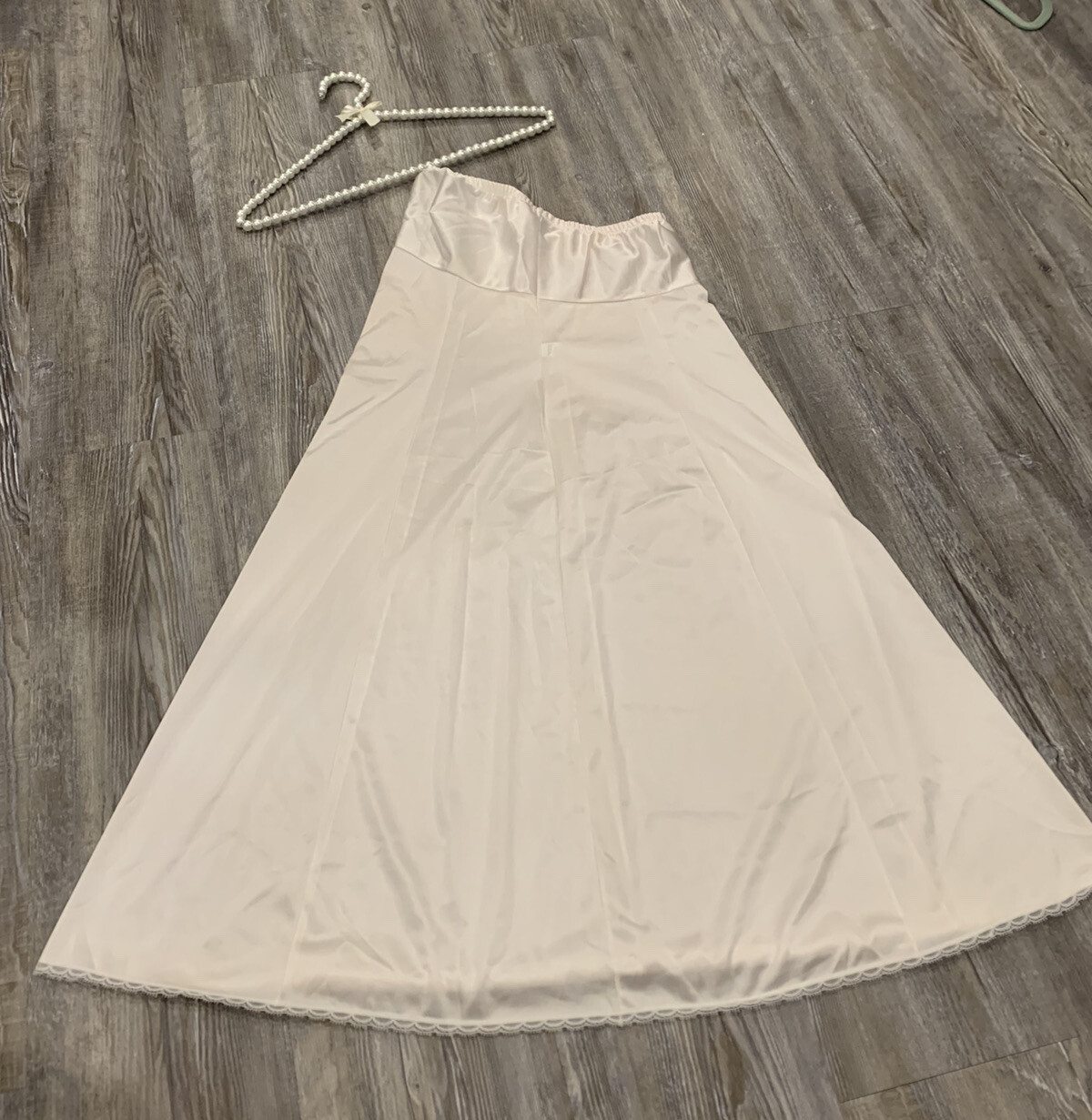 VTG Vanity Fair Ivory Silky Satin 100% Nylon Antron III USA Strapless Slip 34LL