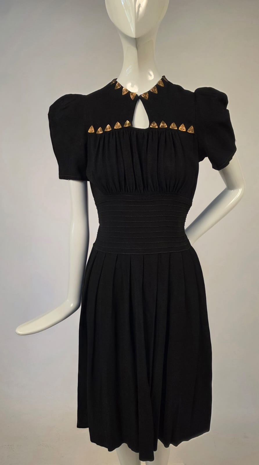 XXS ADULT / GIRL’S 1930’S BLACK CREPE DRESS W ORNATE GOLD STUD KEYHOLE FRONT