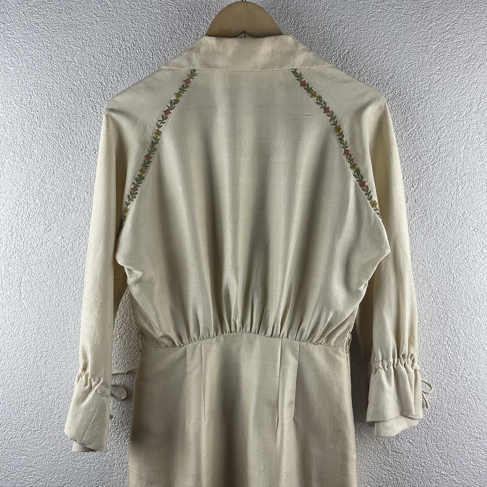 Vintage l 70s M Carlye Silk Floral Embroidery Ruffle Tie Cuff Pockets Belt Dress