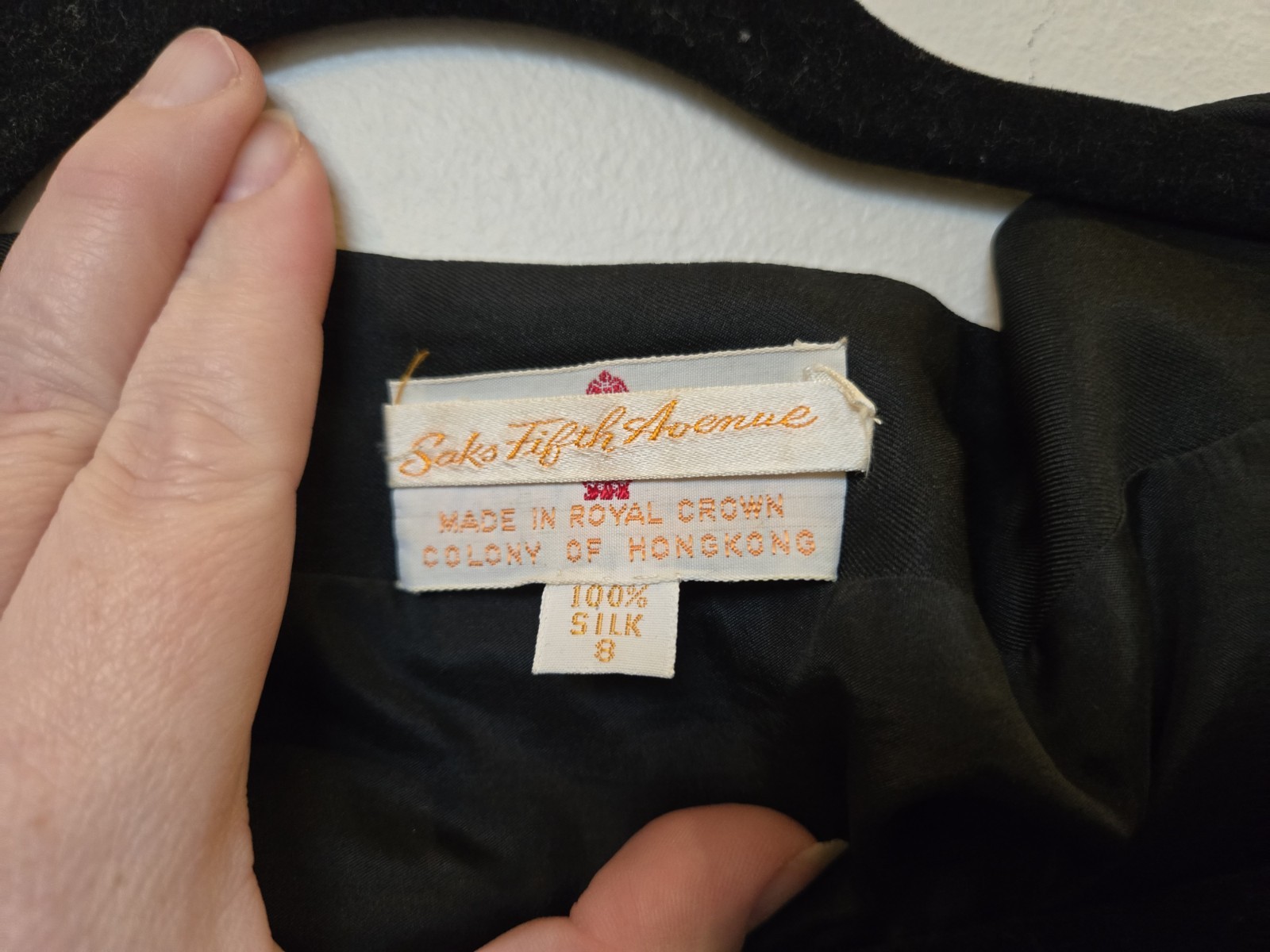 Vintage Saks Fifth Ave 100% Silk Dress Lbd Sheath Sz 8 Black Royal Crown Colony