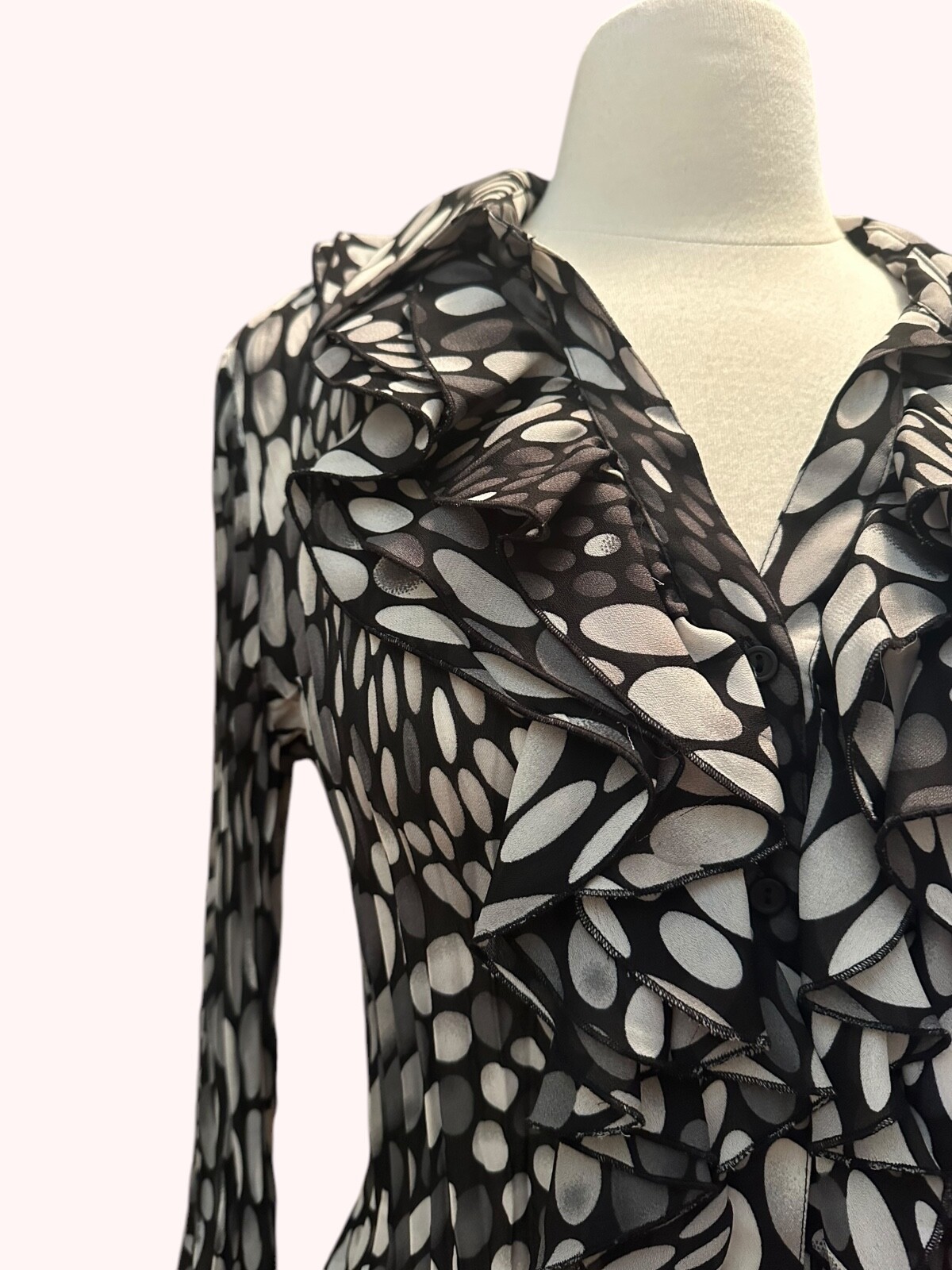 Vintage Y2K 90’s whimsy goth pleated accordion black and white ruffle top