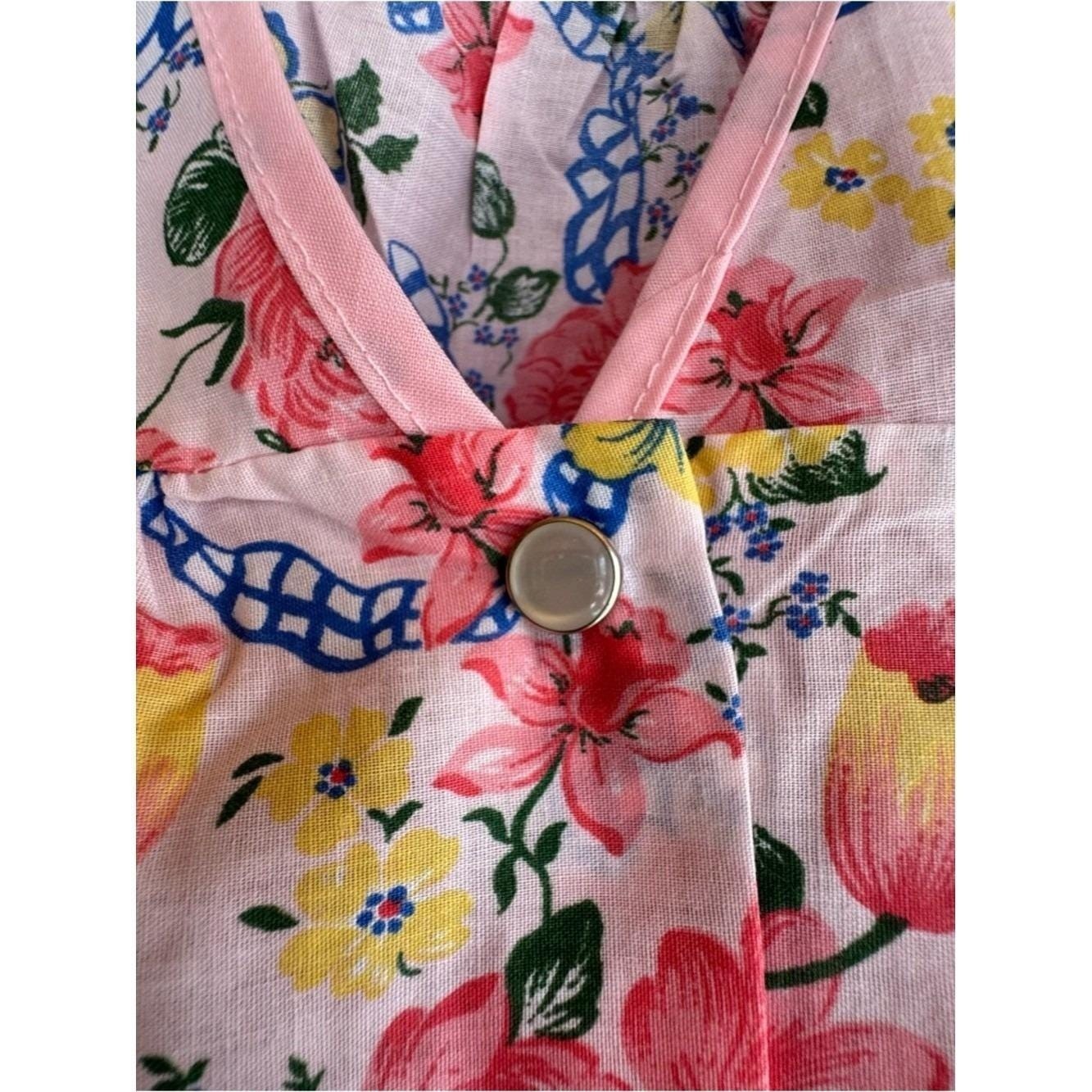 VTG Art Smock 4X Another Fine Artistic Creation Floral Pink Trim Pearl Buttons