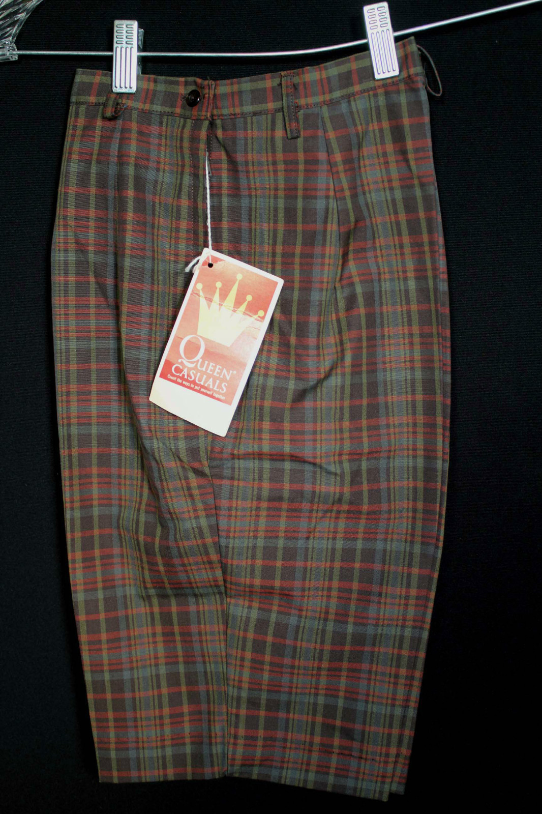 VINTAGE DEADSTOCK 1950’S-1960’S DARK COTTON PLAID BERMUDA SHORTS 26 INCH WAIST