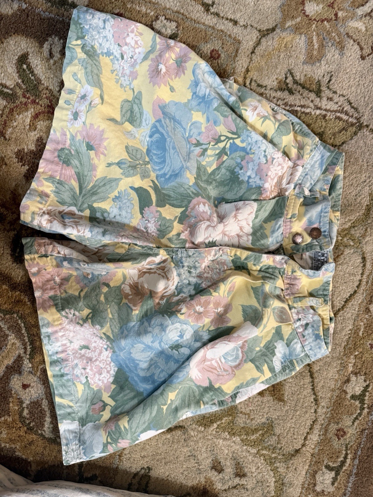 1980’s Made In The Shade Floral Vintage Shorts Women’s Size 3/4