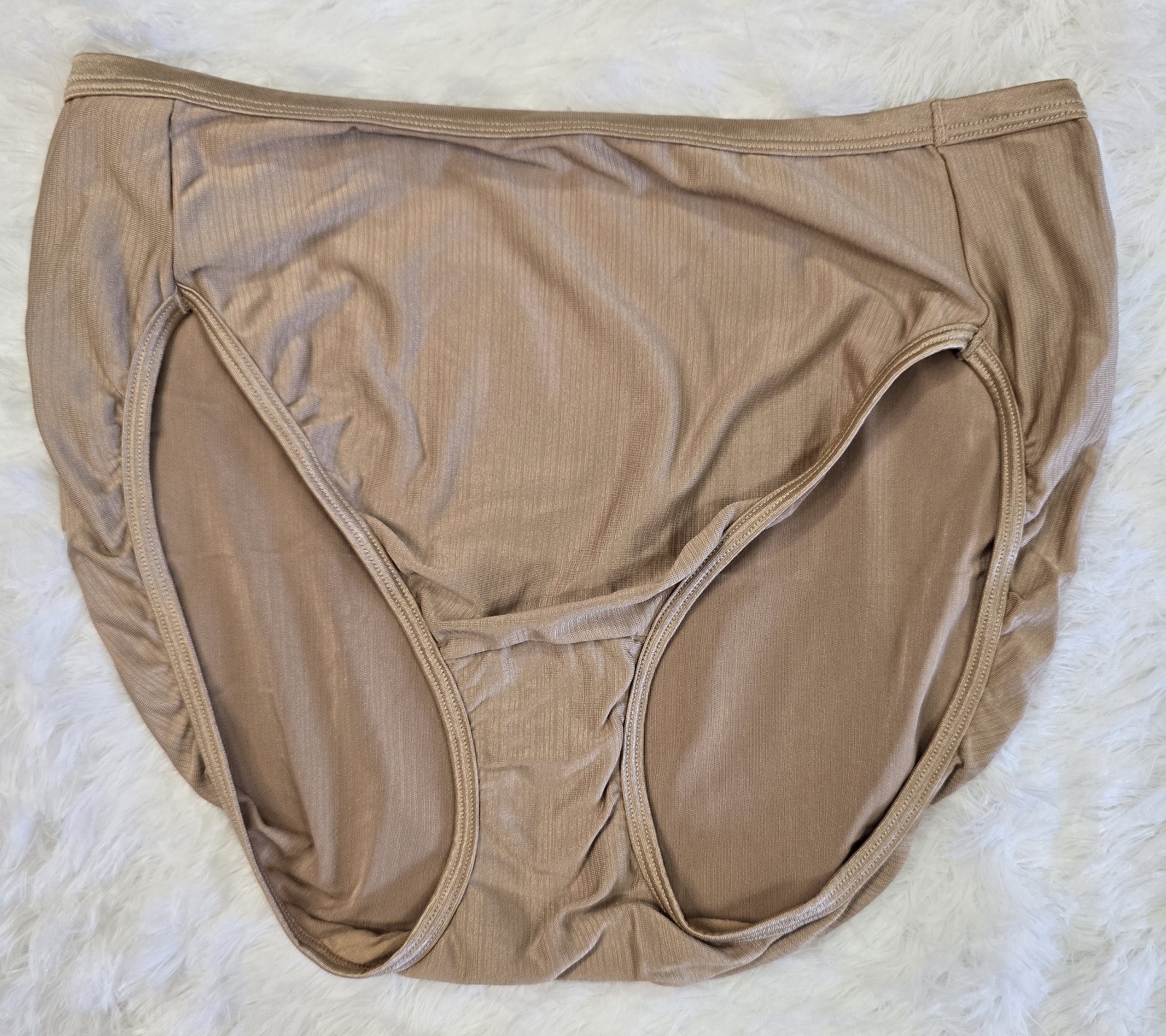 Vanity Fair 7/ L Light Golden Silky Smooth Illumination Hi Cut Panties #13112