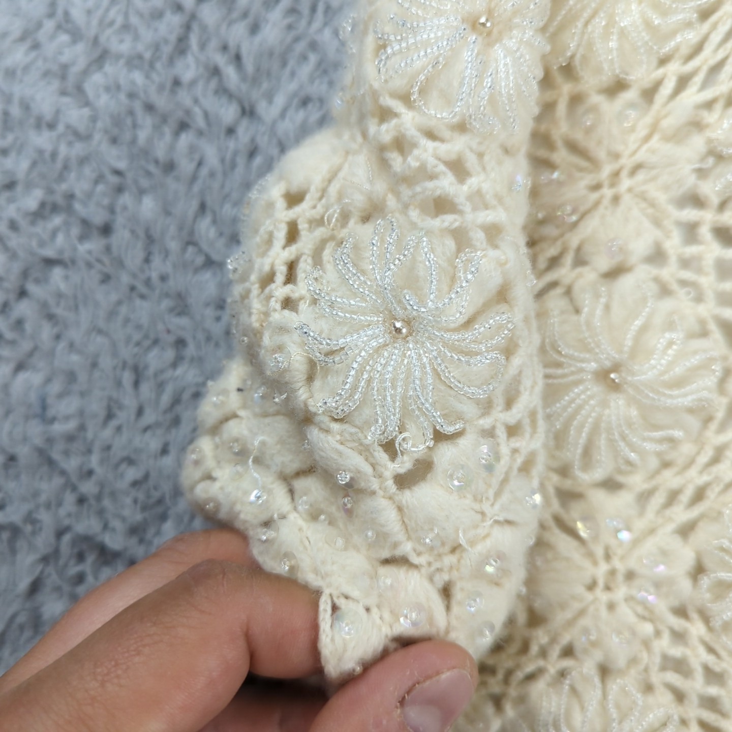 Vintage 1960s Cyn Les Sweater Top Women 40 White Wool Beaded Lined Granny Square