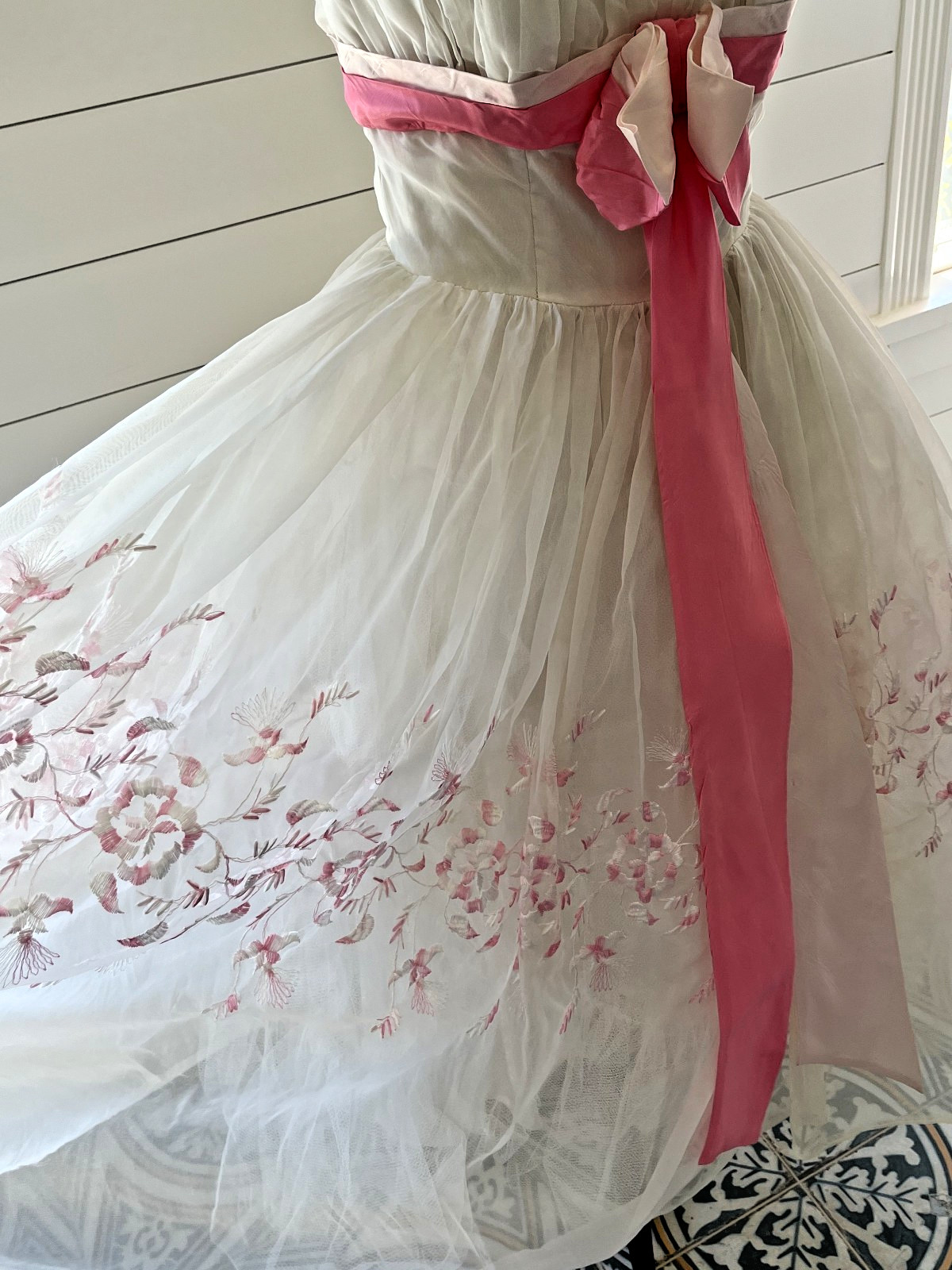 Vintage 1950s / 60s White Tulle Party Dress | Fairycore Prom Gown | Tea Party XS