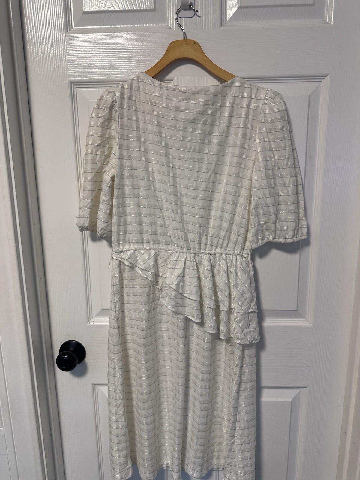 Vintage 1980s J.B. Express Women’s White And Metallic Silver Dress Size 10
