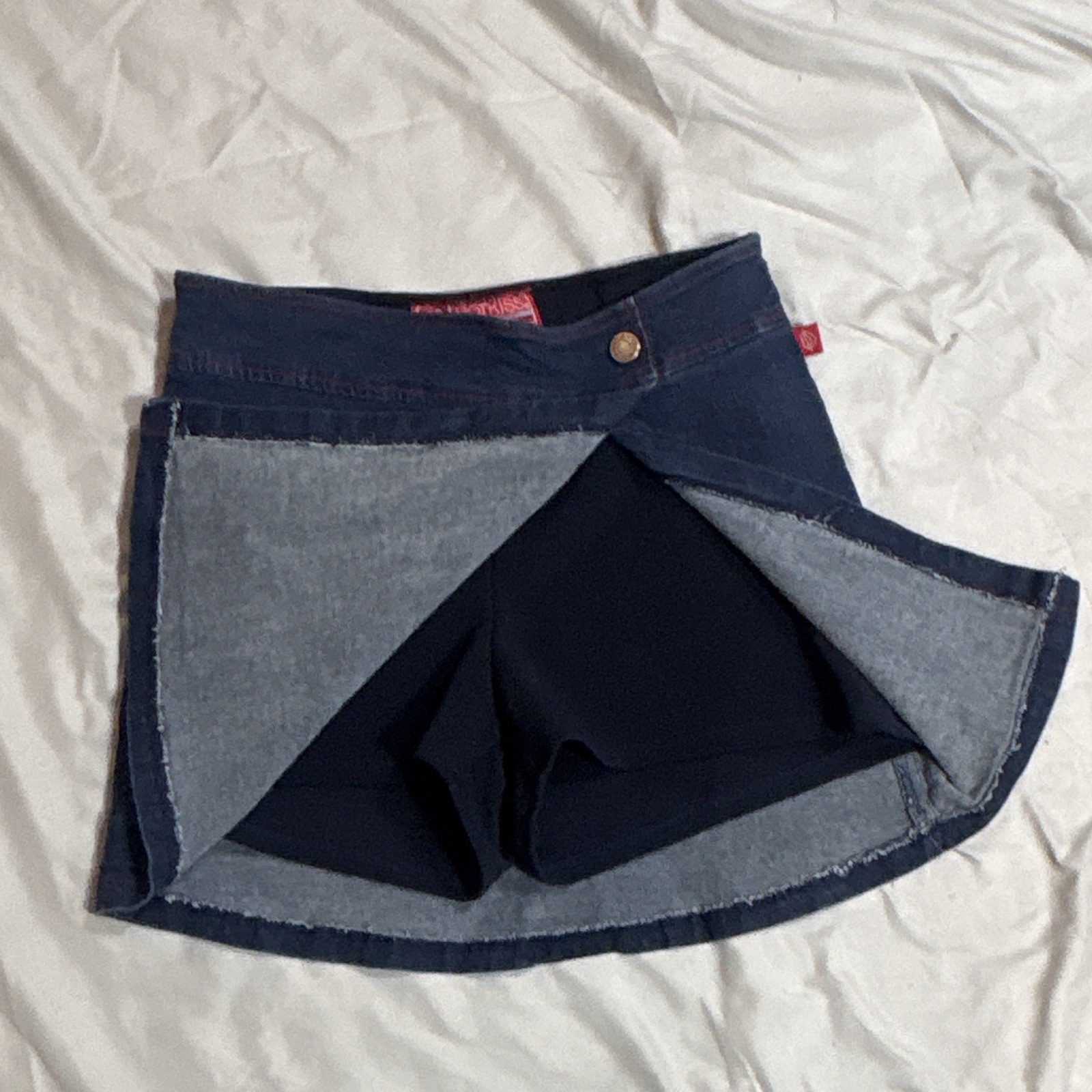 Vintage Y2K Hot Kiss Denim Skort Size 9 Cargo Mini Red Stitch Made USA 2000s 90s