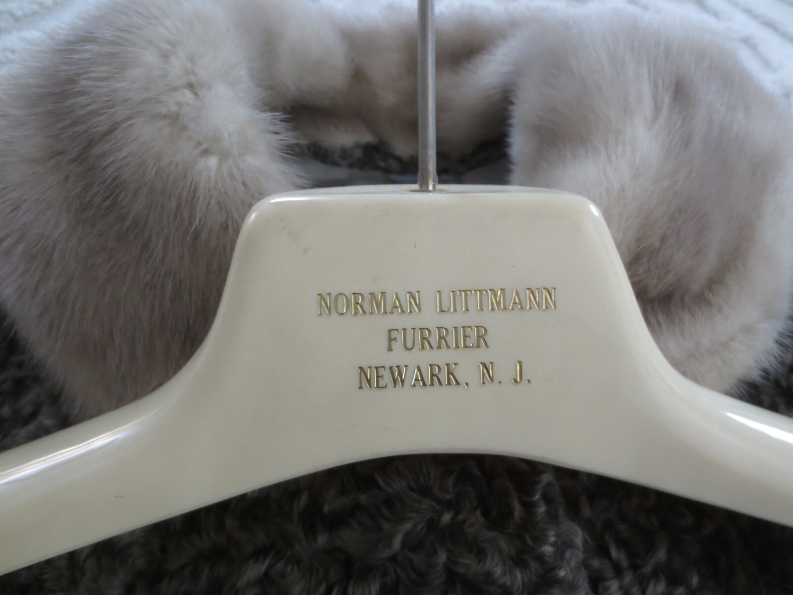 LADIES Norman Littmann CURLY LAMB FUR COAT w/HALF BELT &MINK FUR COLLAR W/Hanger