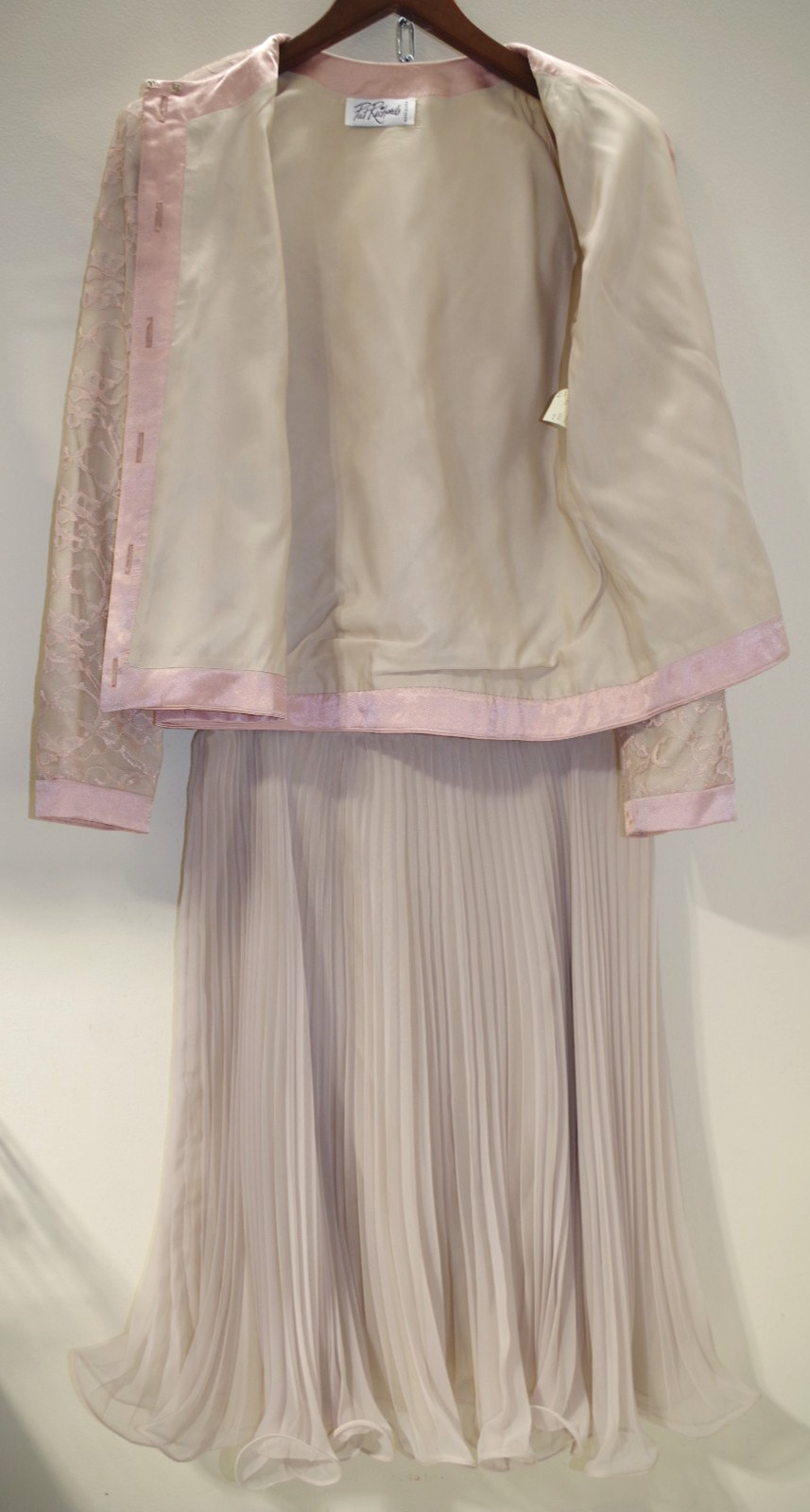 X1 Vintage Pat Richards 2 Piece Dress SUIT 12 – Mauve & Blush Lace & Chiffon