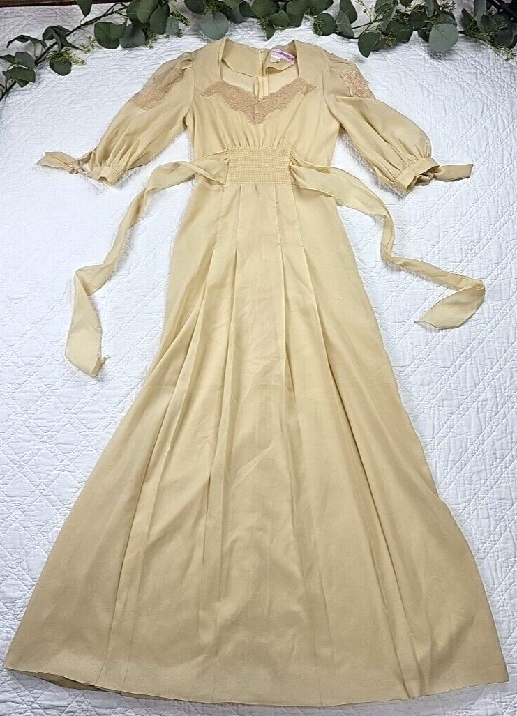 VTG 70’s Cream Lightweight Long Sleeve Maxi Dress Size S Malibu Media