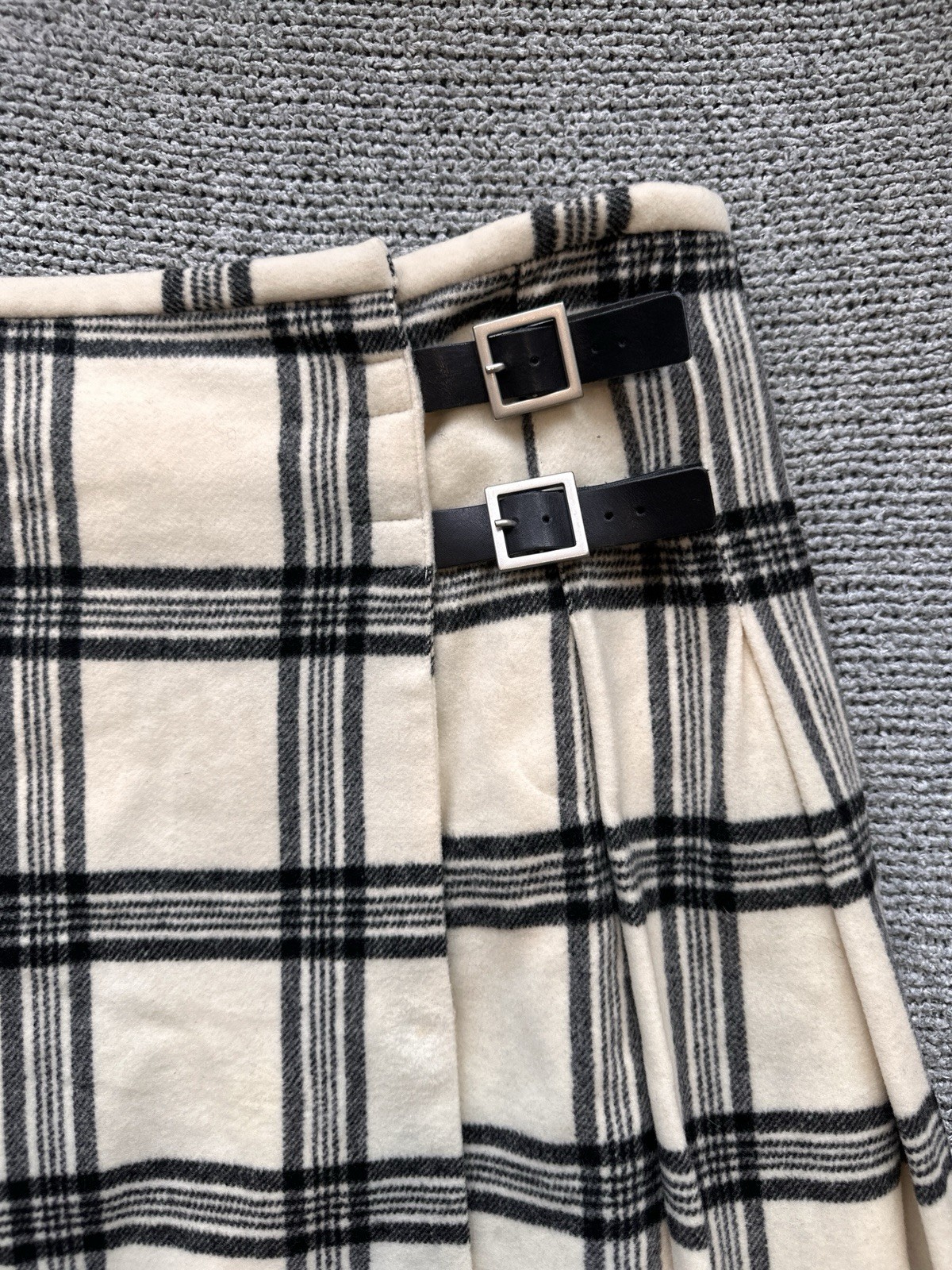 Women’s Vintage Banana Republic Plaid Kilt Pleated Wool Skirt Leather Buckles, 4