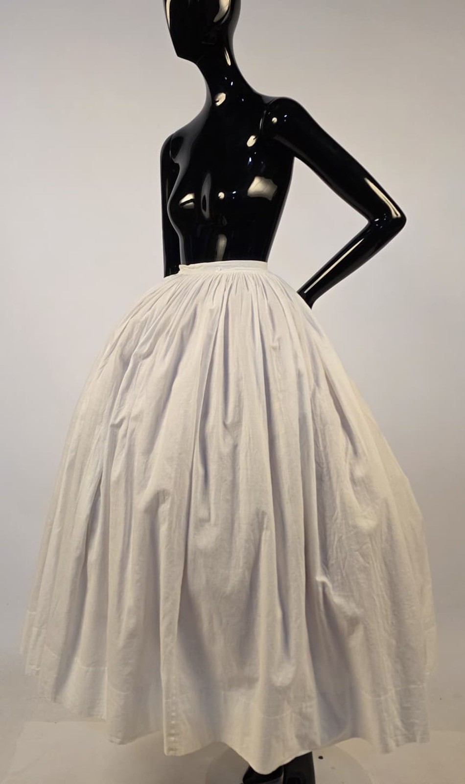 CIVIL WAR 1860’S WHITE COTTON SKIRT W FULL VOLUME