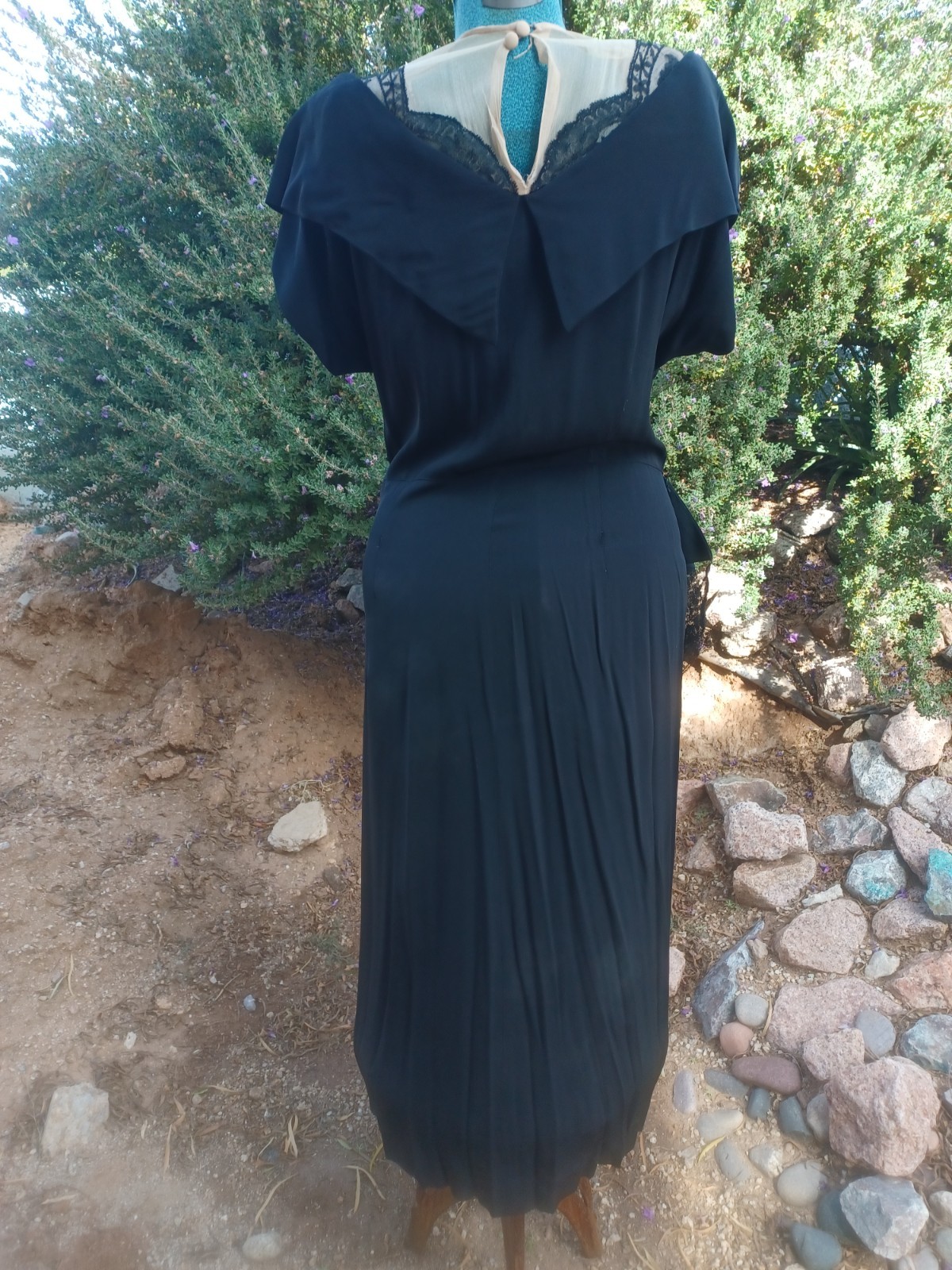 Vintage 1940s Black Cocktail/Wiggle dress with nude-color and lace accents