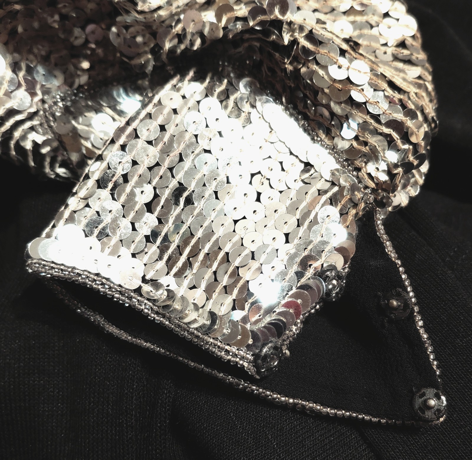 M L JUDITH ANN CREATIONS SILK SHIMMERY BLACK SILVER BEADED SEQUINS TOP VINTAGE