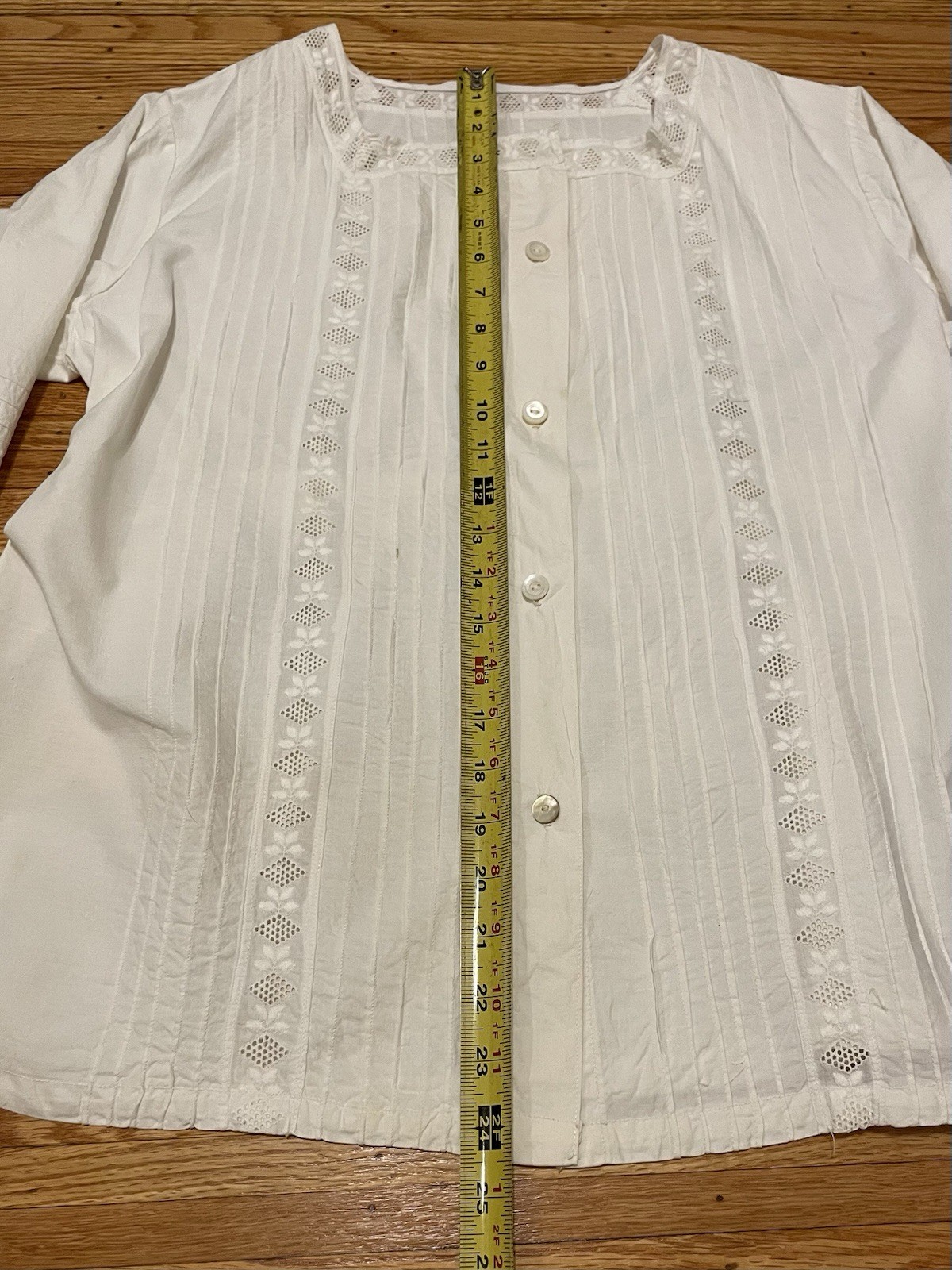 Vintage White Cotton Cut Lace Top Pin-tuck Mother Of Pearl Buttons Sz S/M
