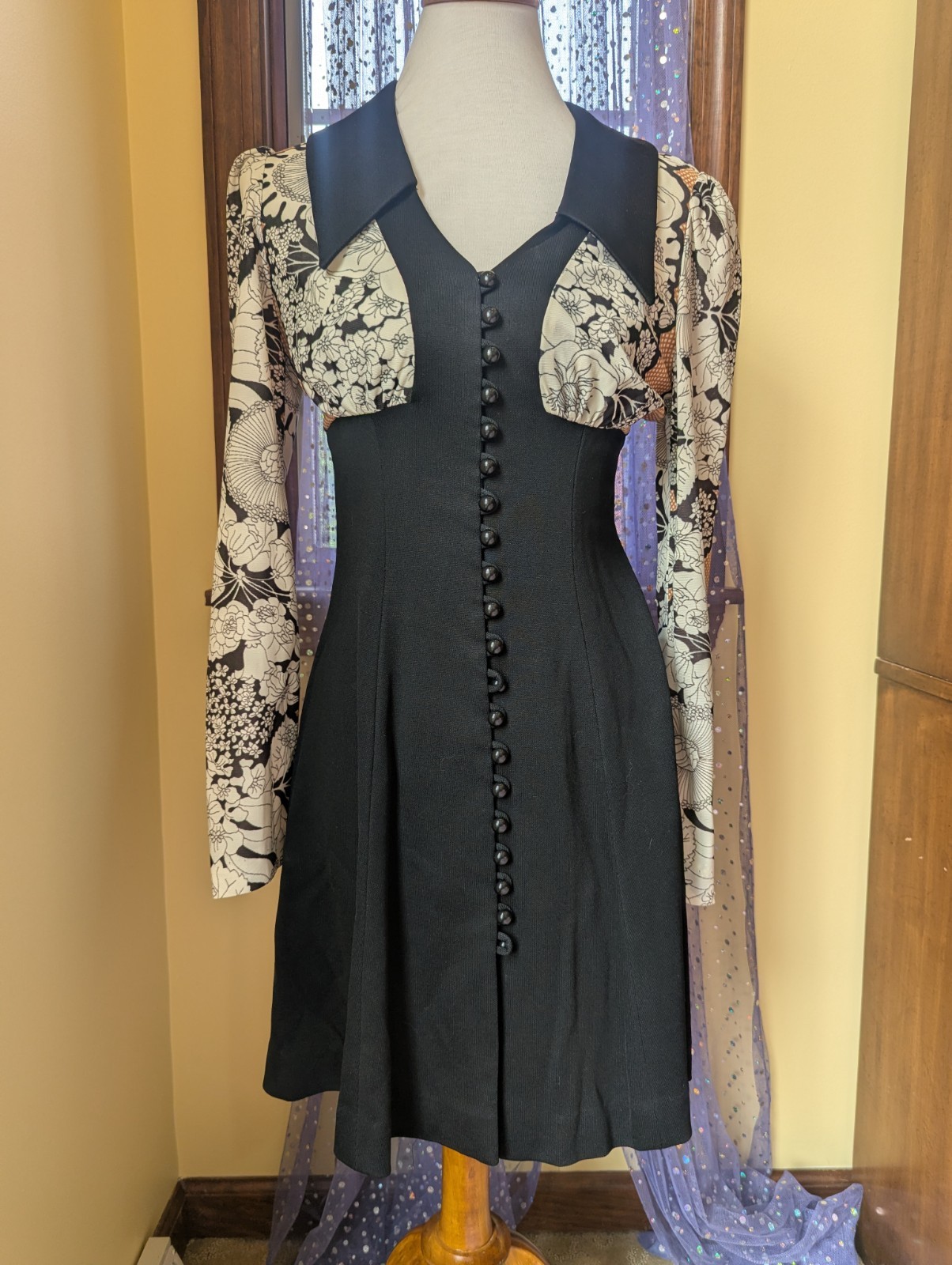 Vintage 70’s Young Innocent By Arpeja Psychedelic Black Mini Dress Size 11 Small