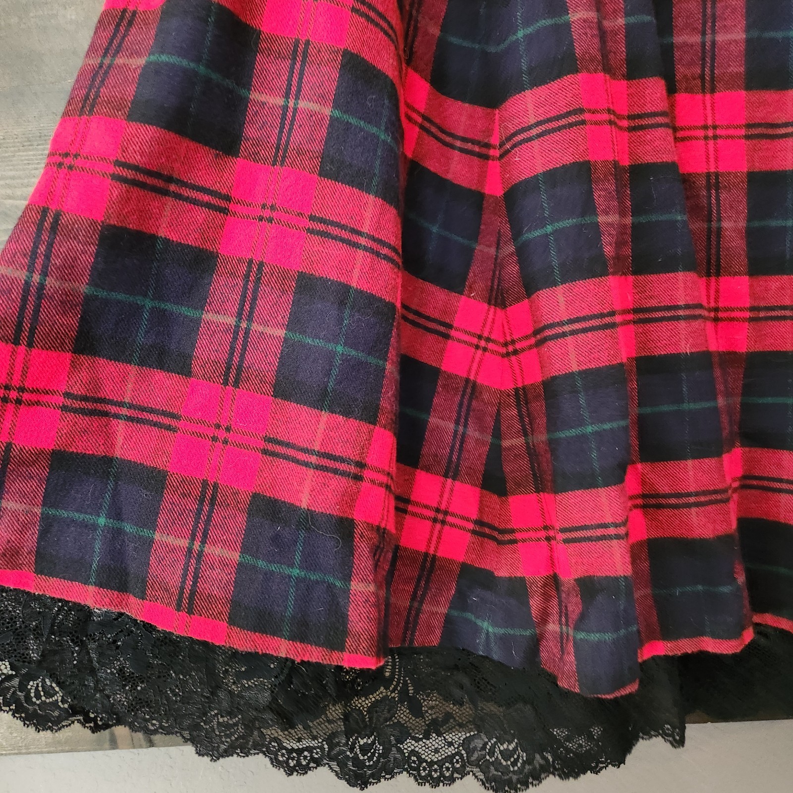 The J Peterman Company Women’s 12 Plaid Maxi Skirt Lace Trim Festival Academia