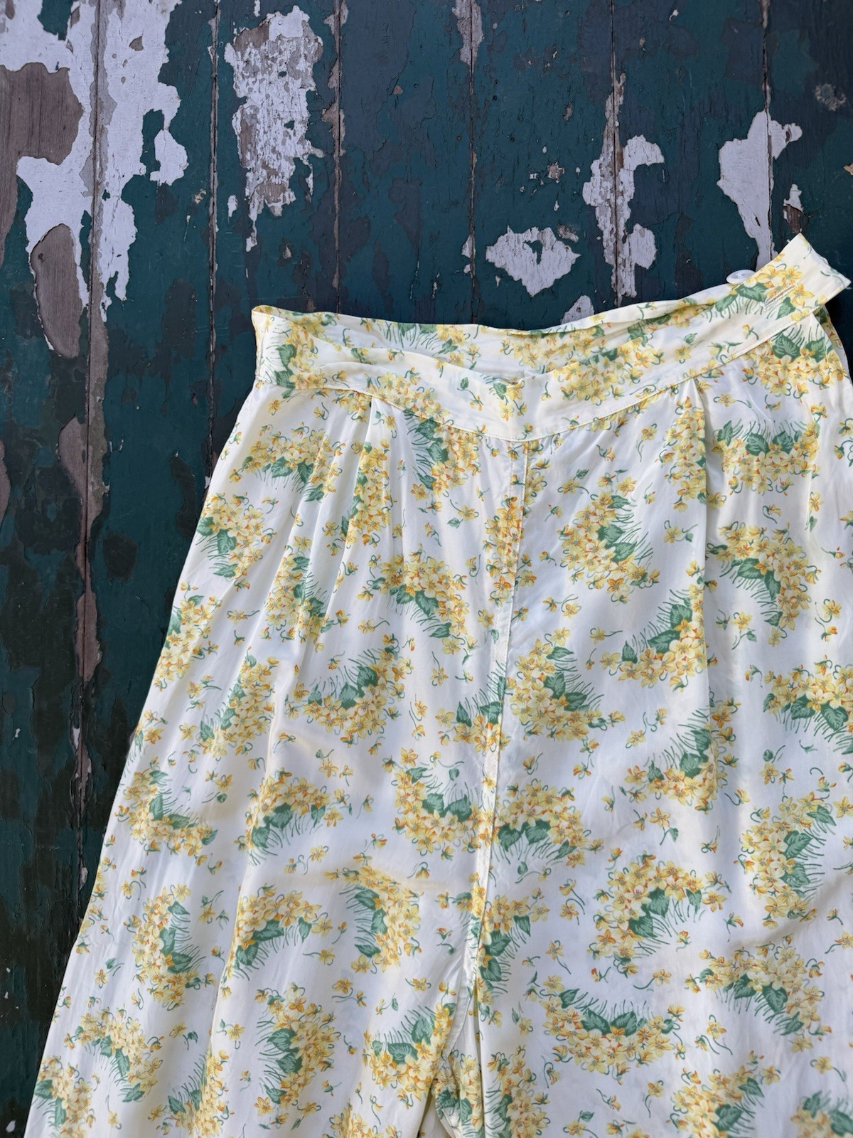 Vintage 1940s Cold Rayon Beach Pajama Set In Yellow Floral