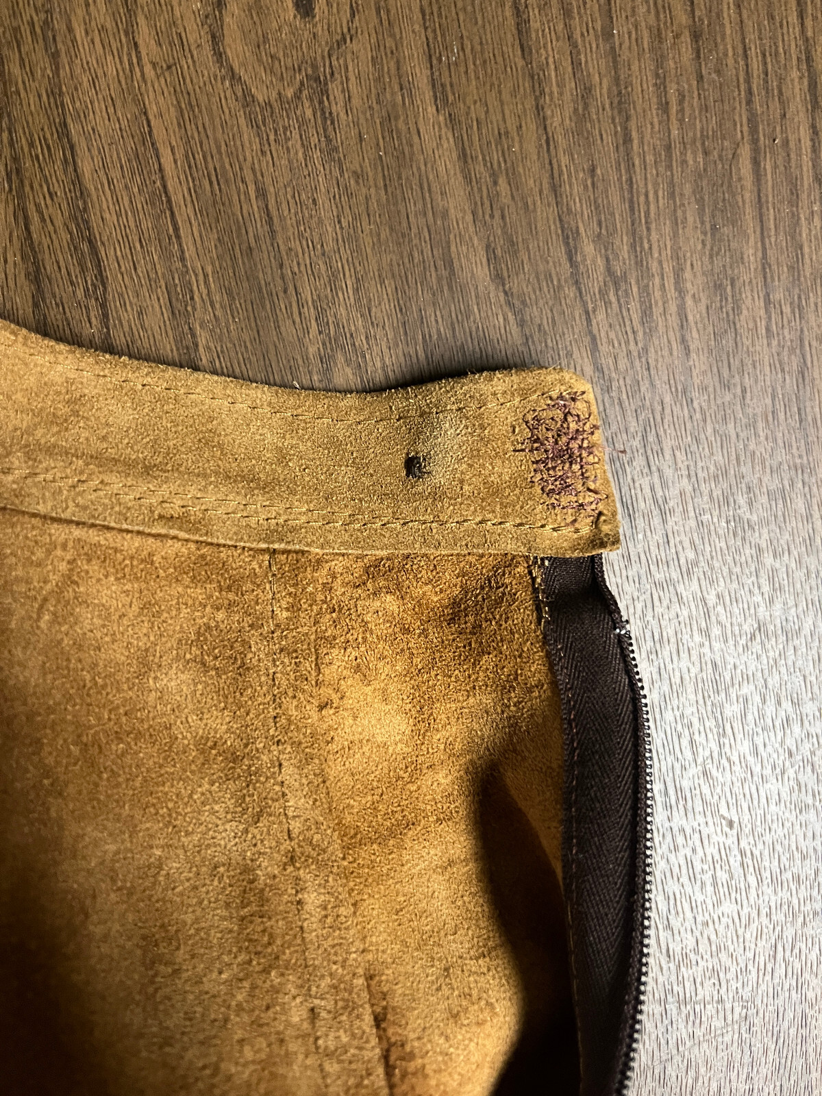 Vintage Western A-Line Cowgirl Festival Tan Suede Skirt Embossed Hem 28″ waist