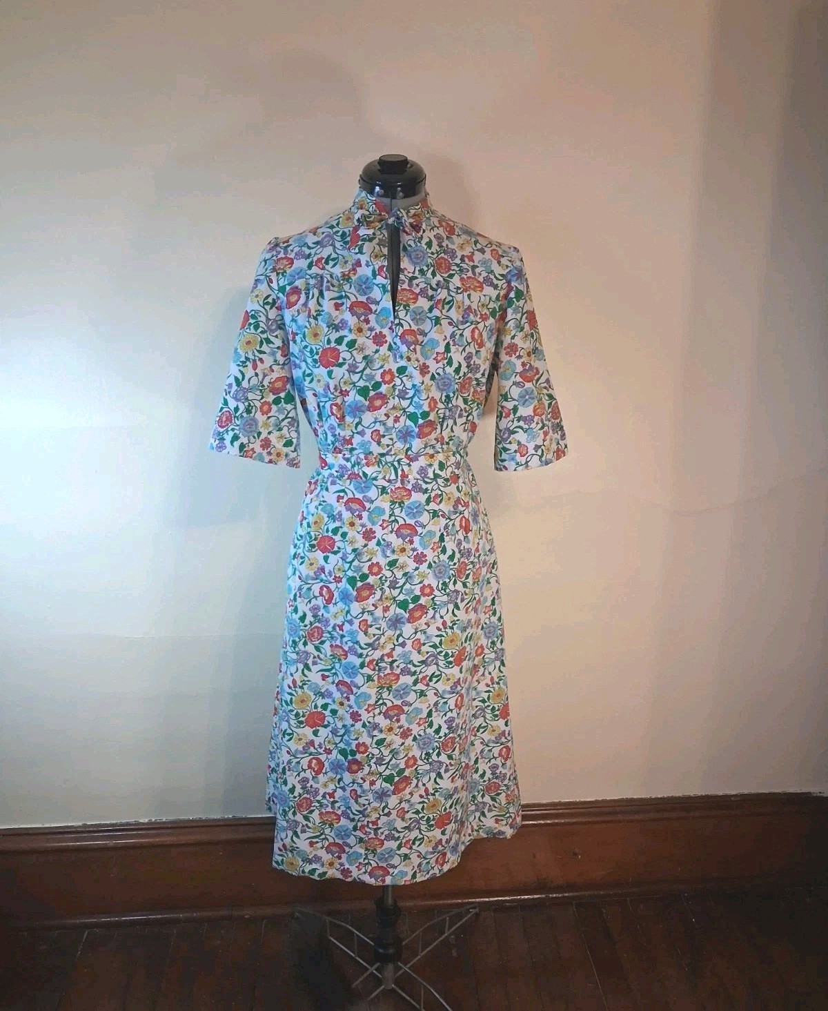 Vintage 60s Floral Dress, Keyhole Mock Neck Shift Dress Sz L Hippy Midi Dress
