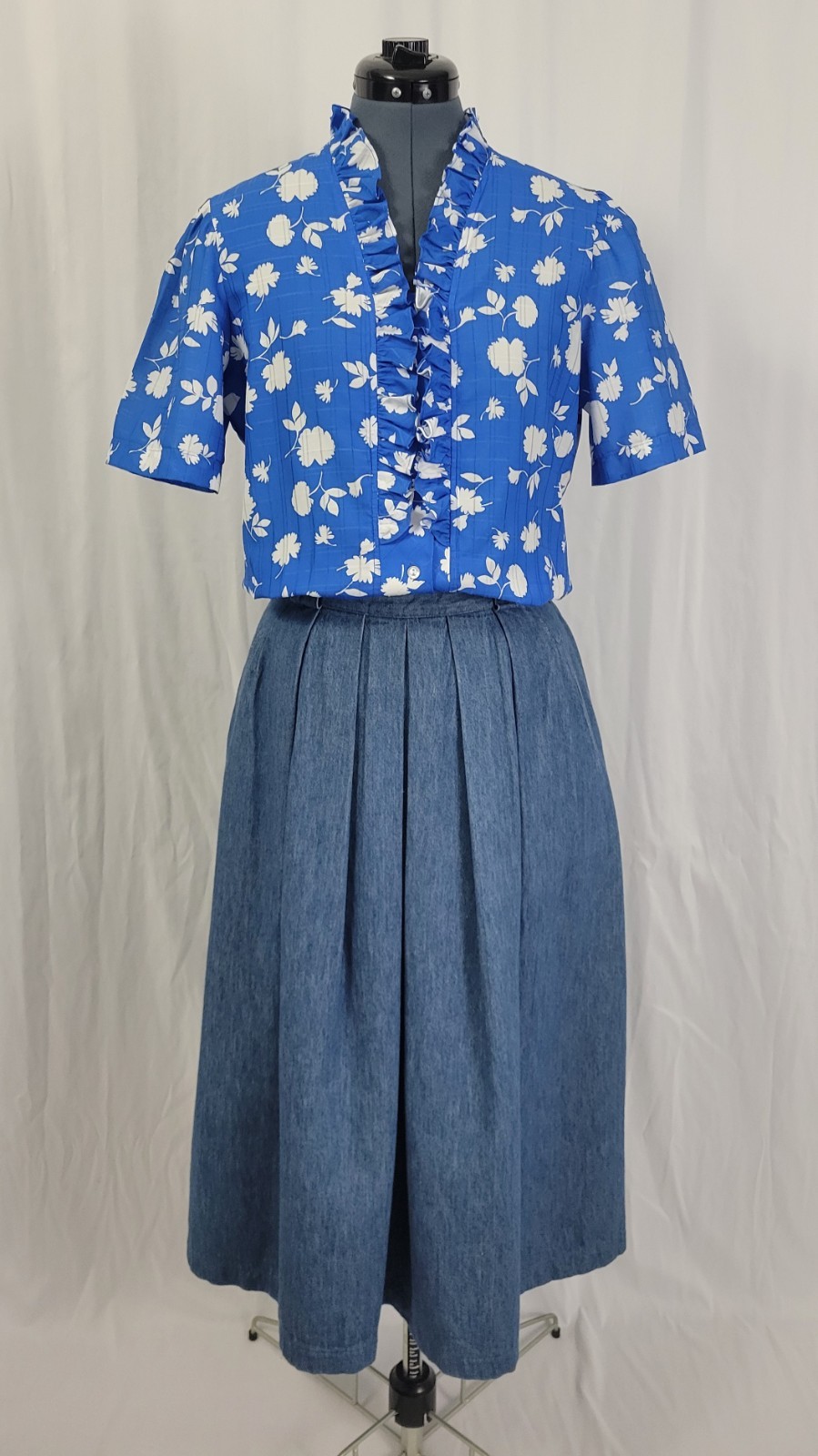 Vtg Jonquil Blue S/S Blouse w White Florals & Ruffled Collar/Button Down Size 12